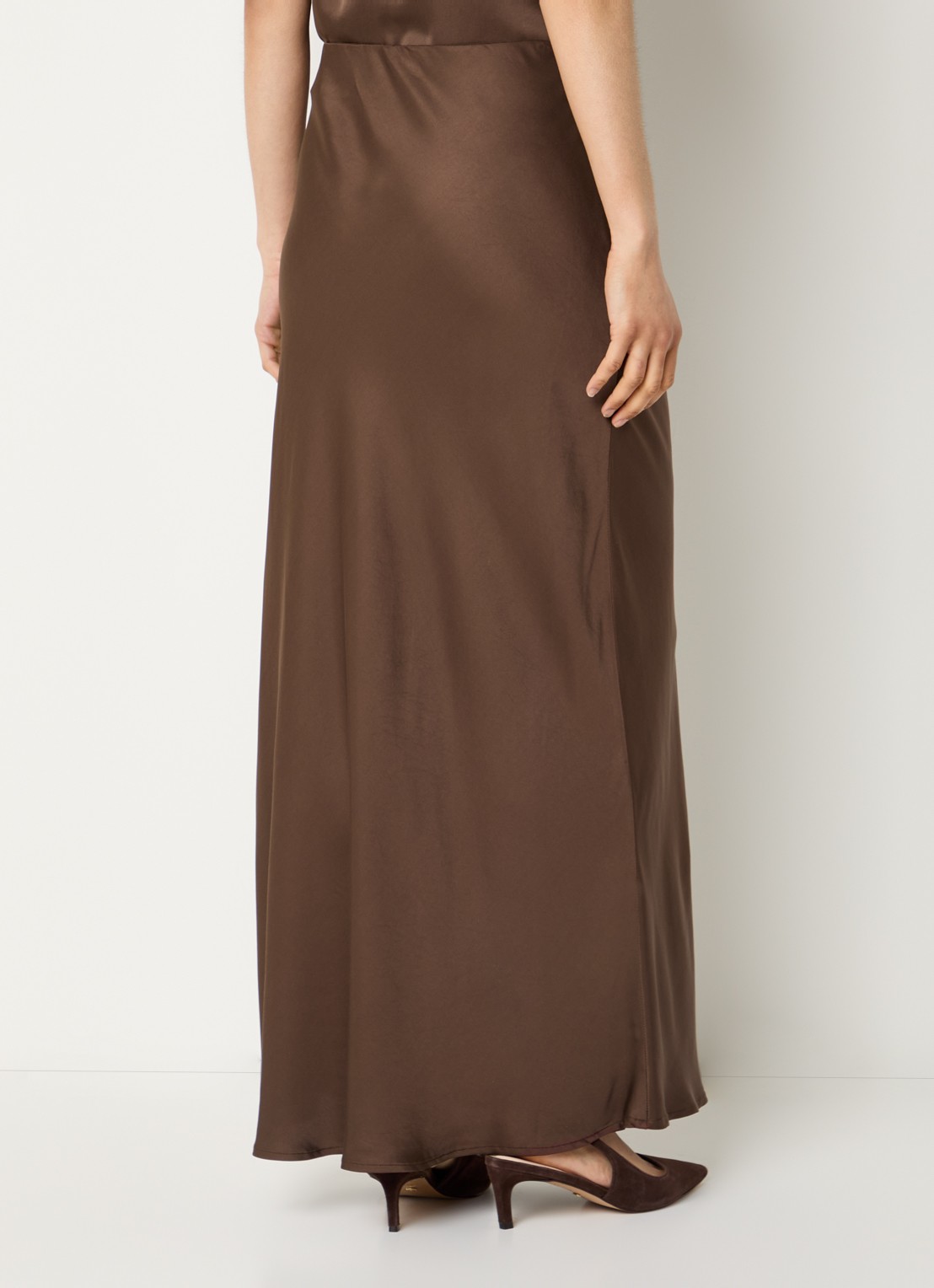 Bruuns Bazaar High waist maxi rok van satijn - achterkant 4 donkerbruin