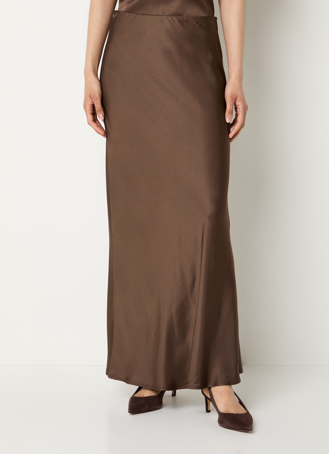 Bruuns Bazaar High waist maxi rok van satijn - detail 3 donkerbruin