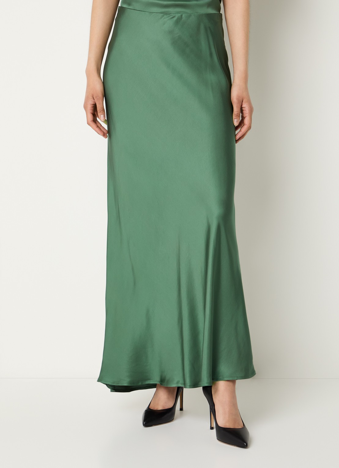 Bruuns Bazaar High waist maxi rok van satijn - detail groen