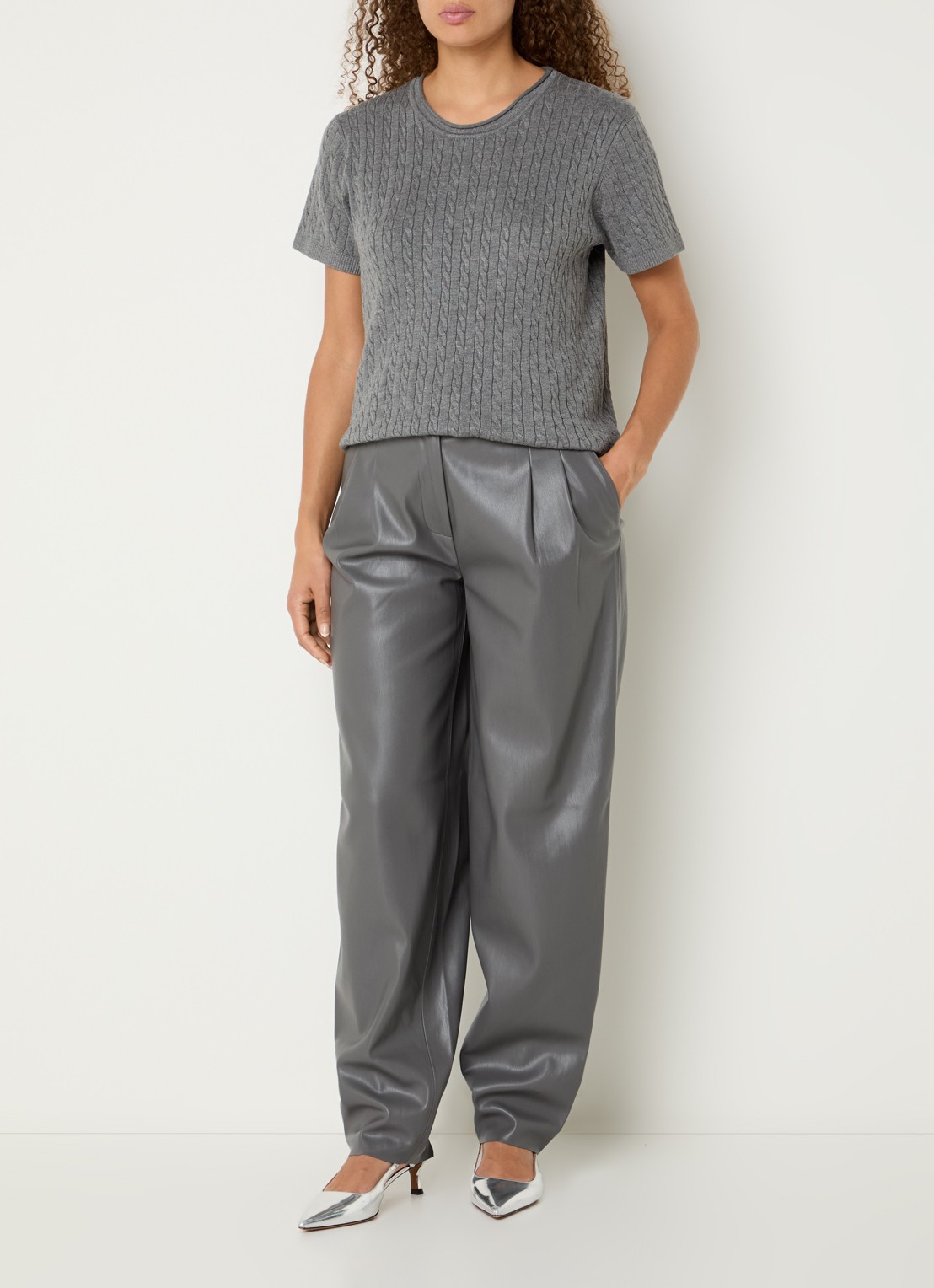 Bruuns Bazaar High waist wide fit broek van imitatieleer - voorkant 3 middengrijs