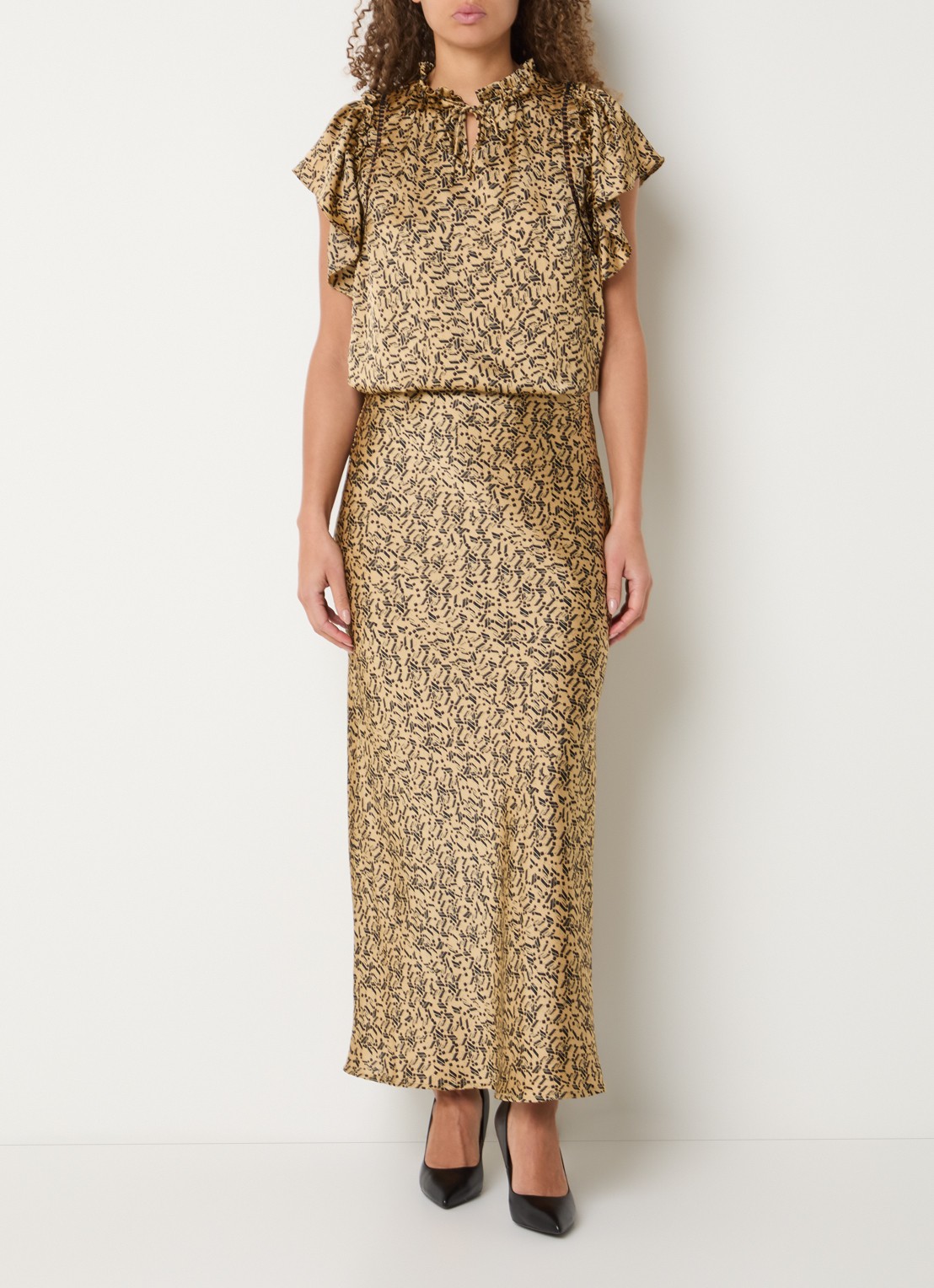 Bruuns Bazaar Joanelle maxi rok van satijn - voorkant 4 camel