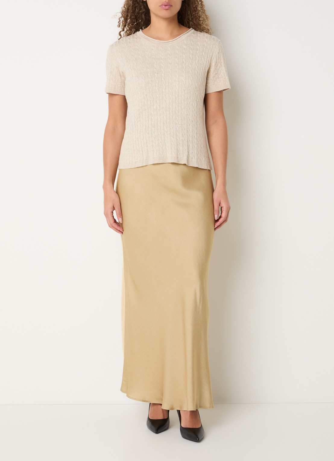 Bruuns Bazaar Joanelle maxi rok van satijn - voorkant 2 beige