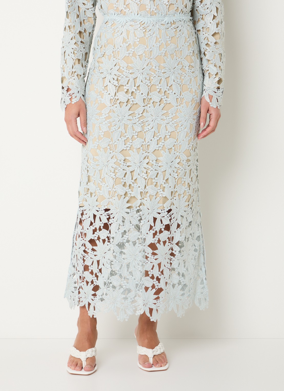 Bruuns Bazaar Joani semi-transparante maxi rok van kant - detail 4 lichtblauw