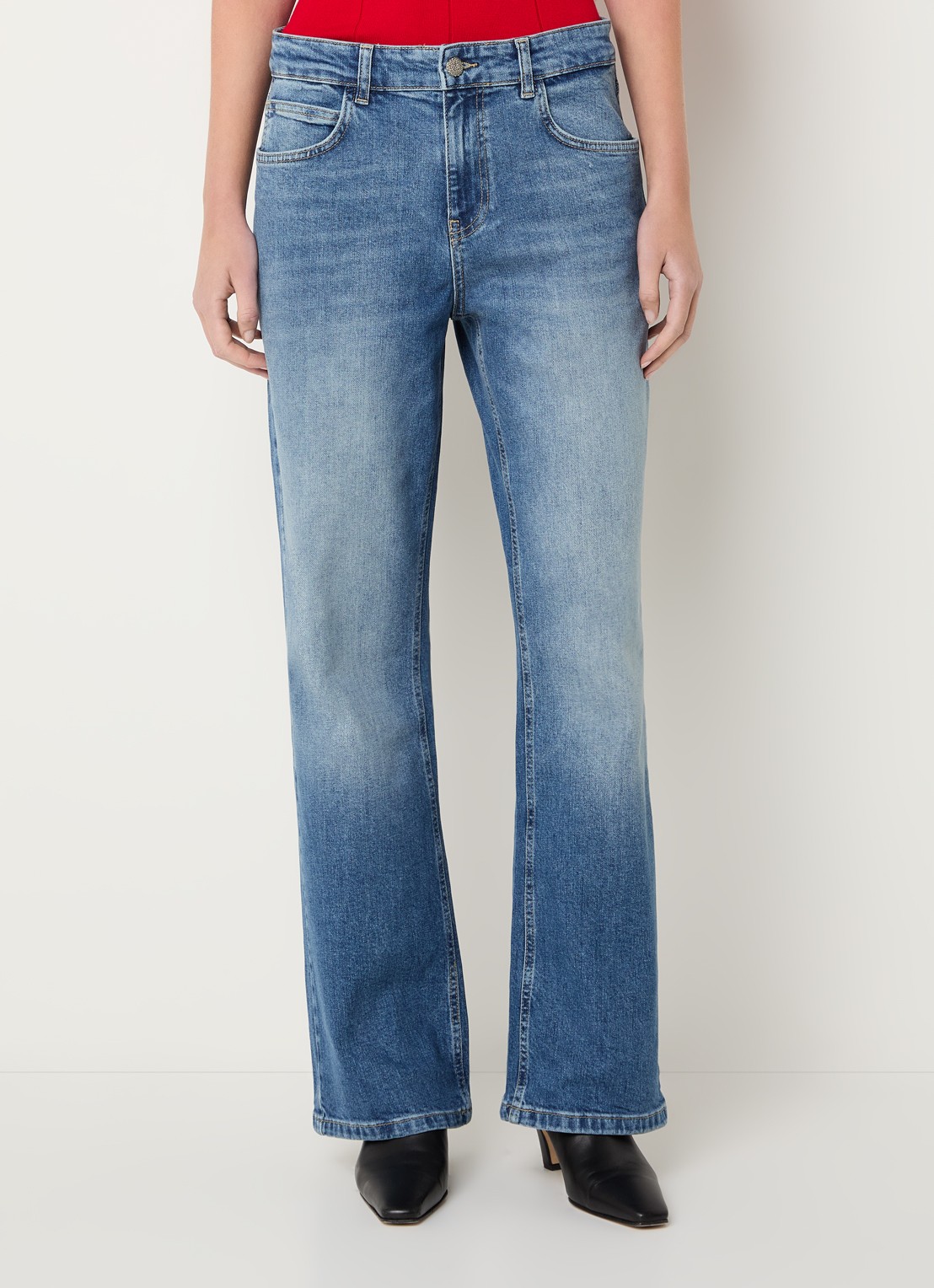 Bruuns Bazaar Lucie high waist loose fit jeans met lichte wassing - detail 2 indigo
