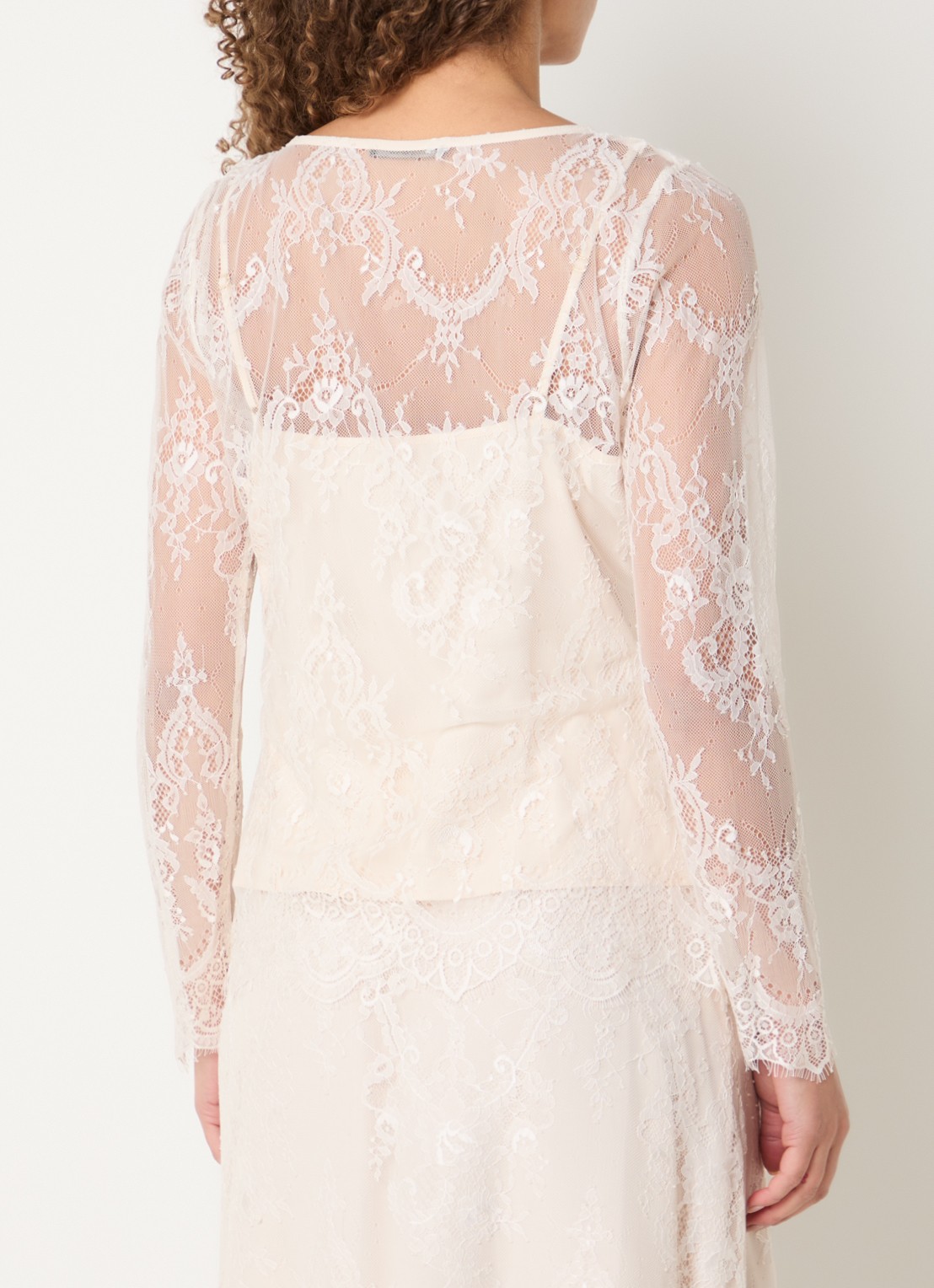 Bruuns Bazaar Synvia semi-transparante tuniek van kant - achterkant beige