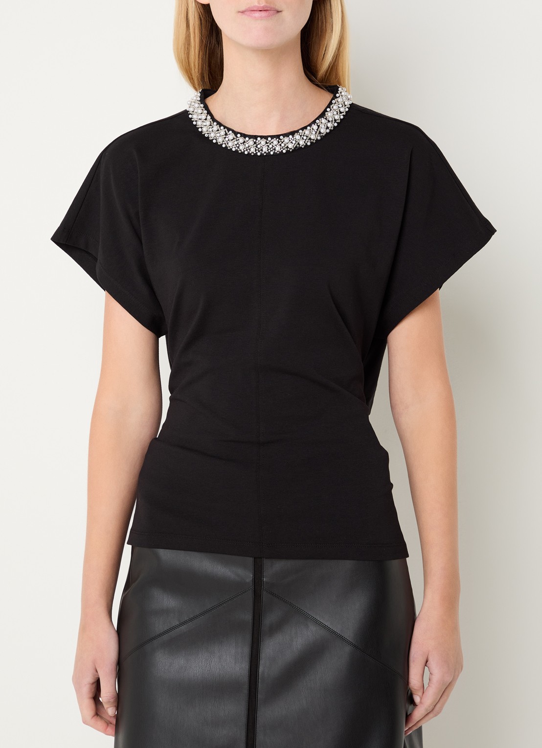 Bruuns Bazaar Verena T-shirt met kralendecoratie - detail zwart