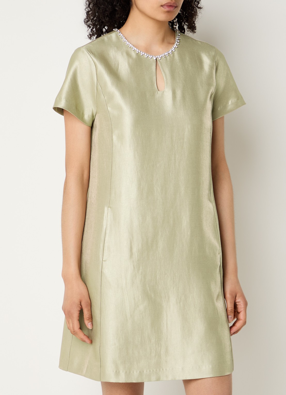 Bruuns Bazaar Vinna mini jurk met ronde hals - detail goud