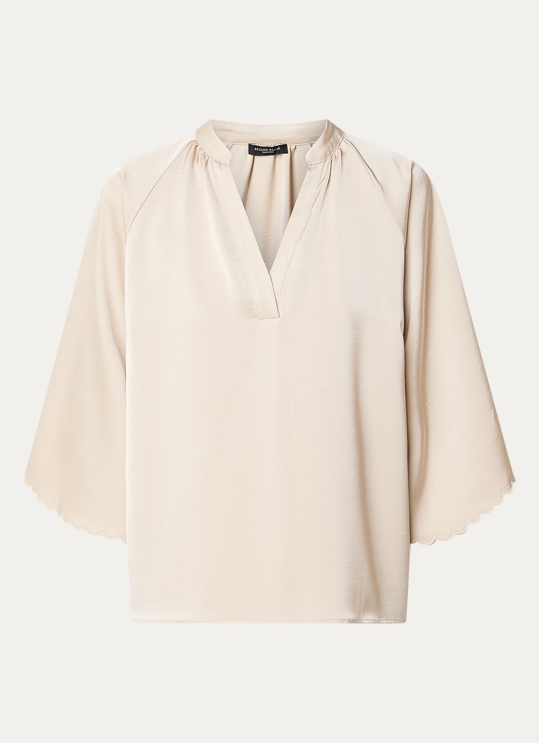 Bruuns Bazaar Winny tuniek van satijn met trompetmouw - voorkant 2 beige