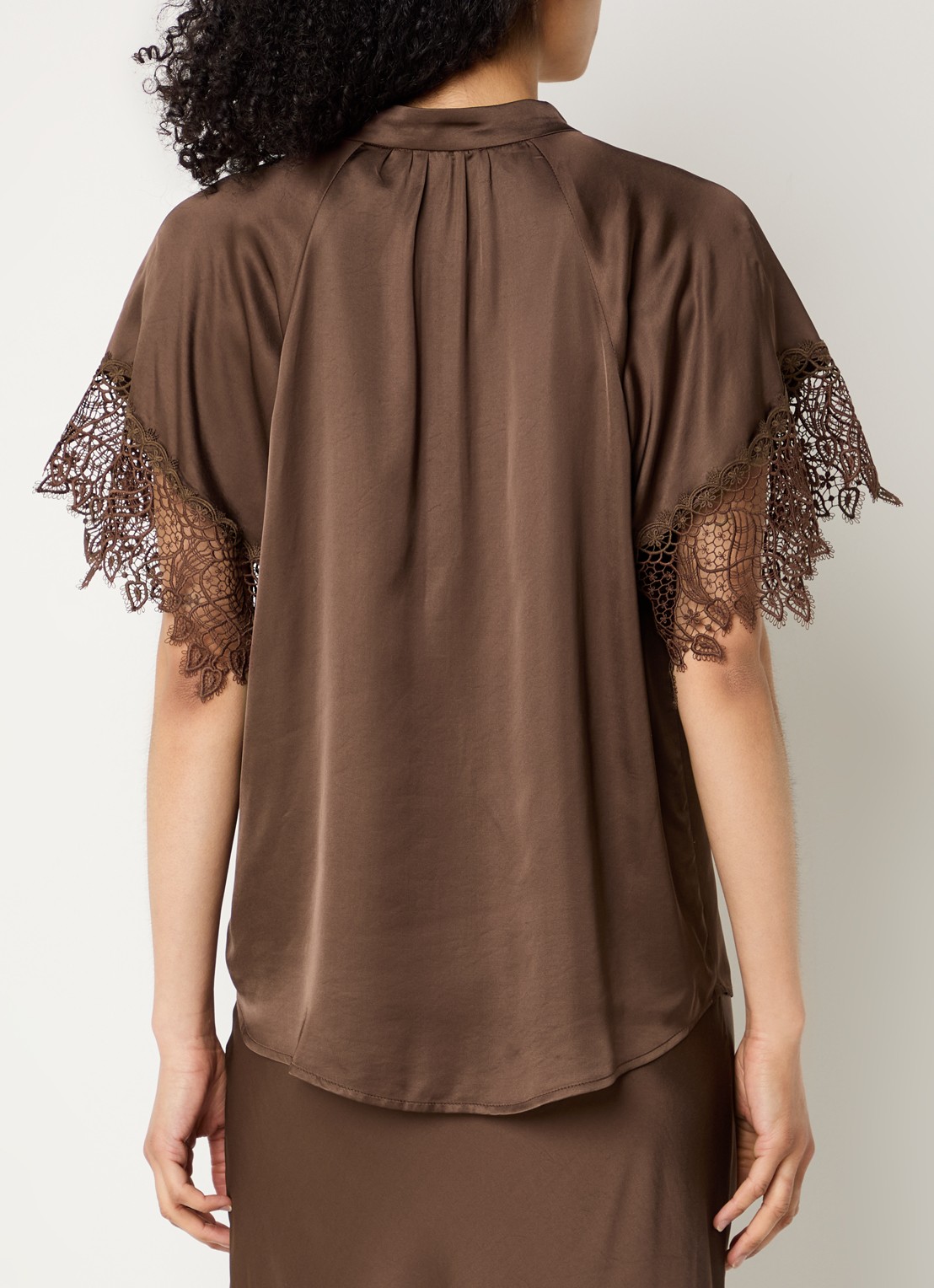 Bruuns Bazaar Winy tuniek met broderie en V-hals - achterkant 4 donkerbruin