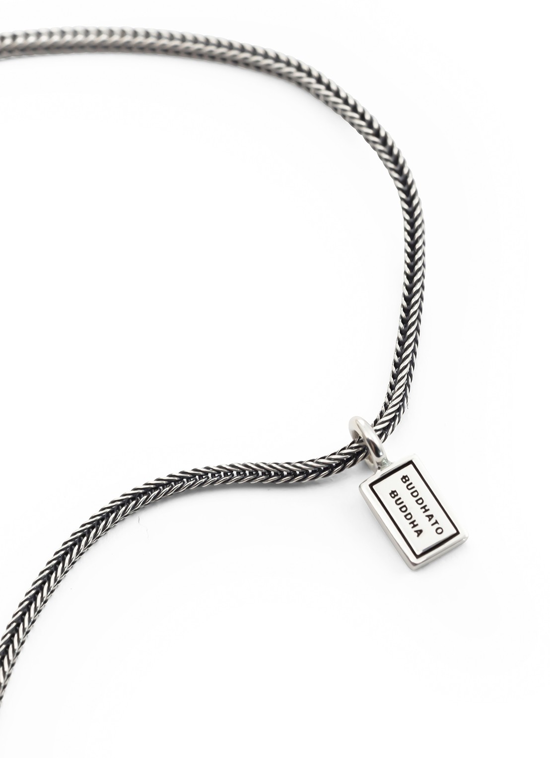 Buddha to Buddha Barbara ketting van zilver - voorkant zilver