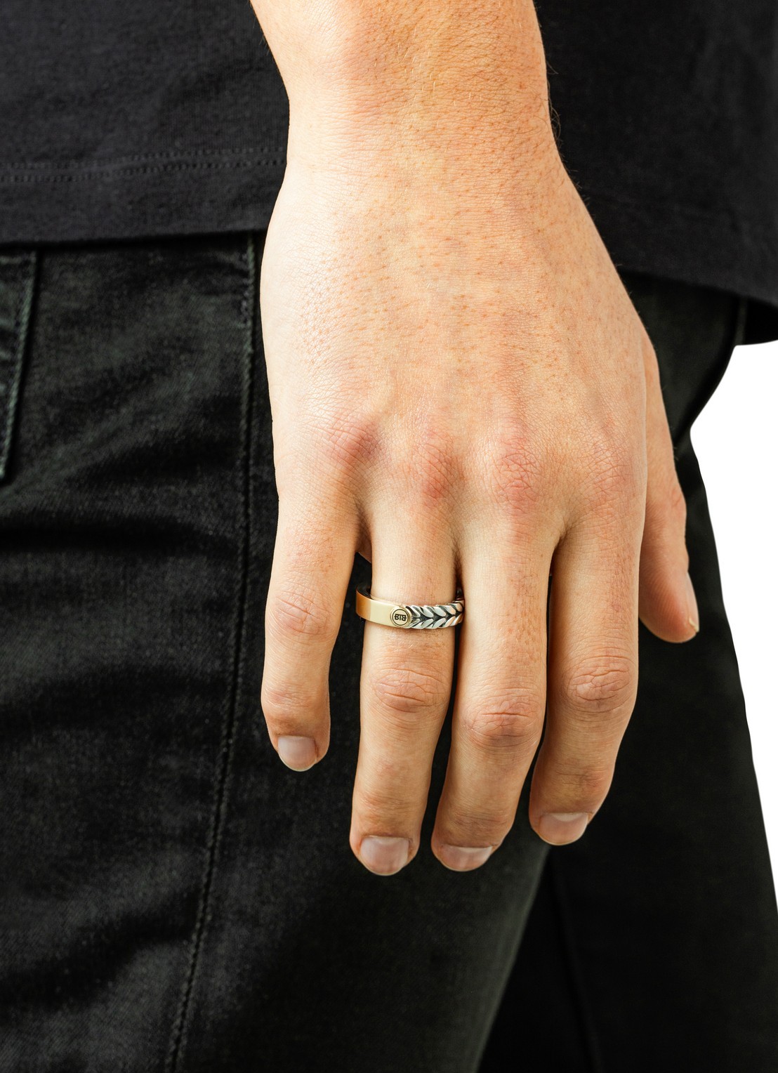 Buddha to Buddha Barbara Small Dual ring van zilver met detail van 14 karaat goud - detail zilver