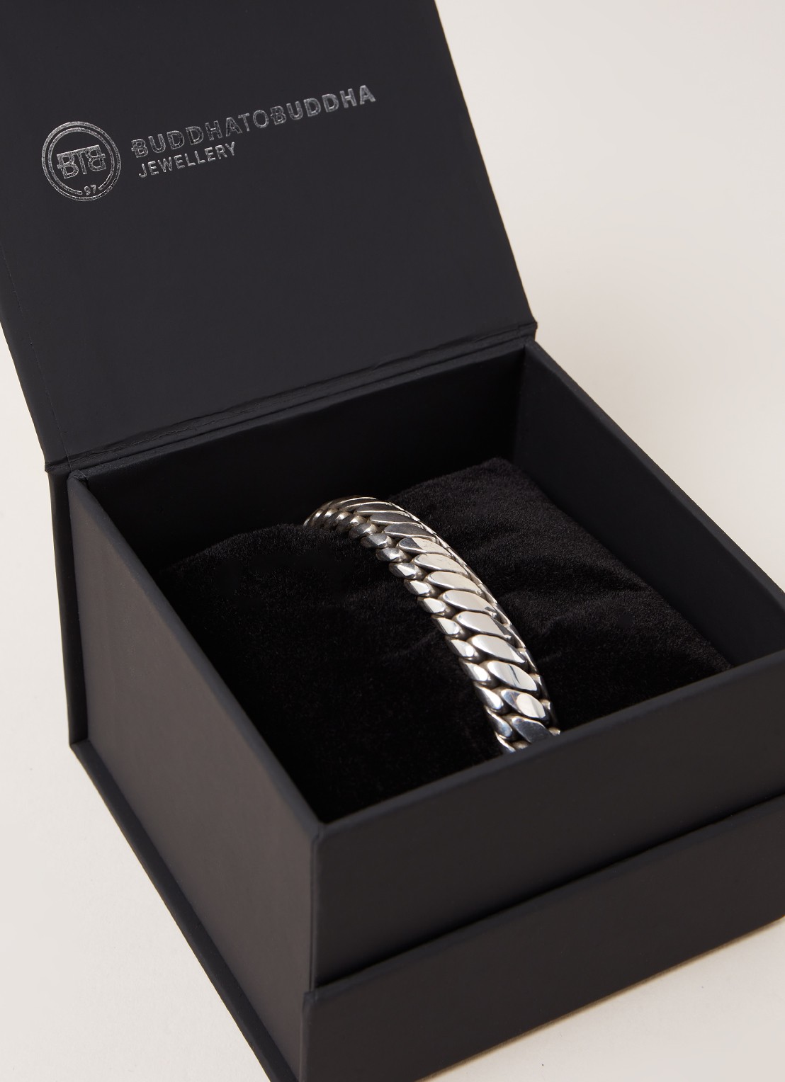 Buddha to Buddha Ben small armband van zilver  - detail zilver