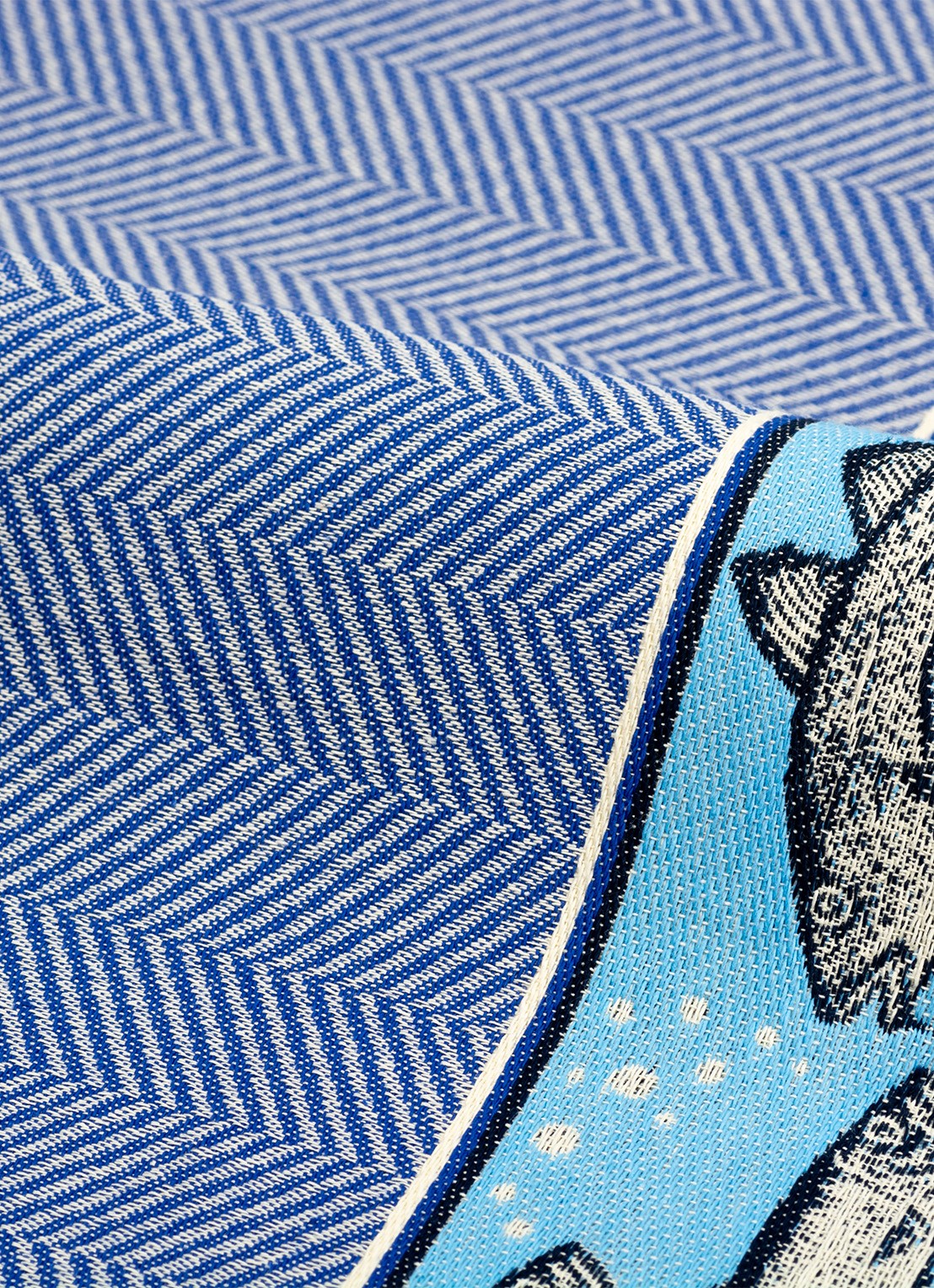 Bunzlau Castle Fish theedoek 65 x 65 cm - voorkant 2 blauw