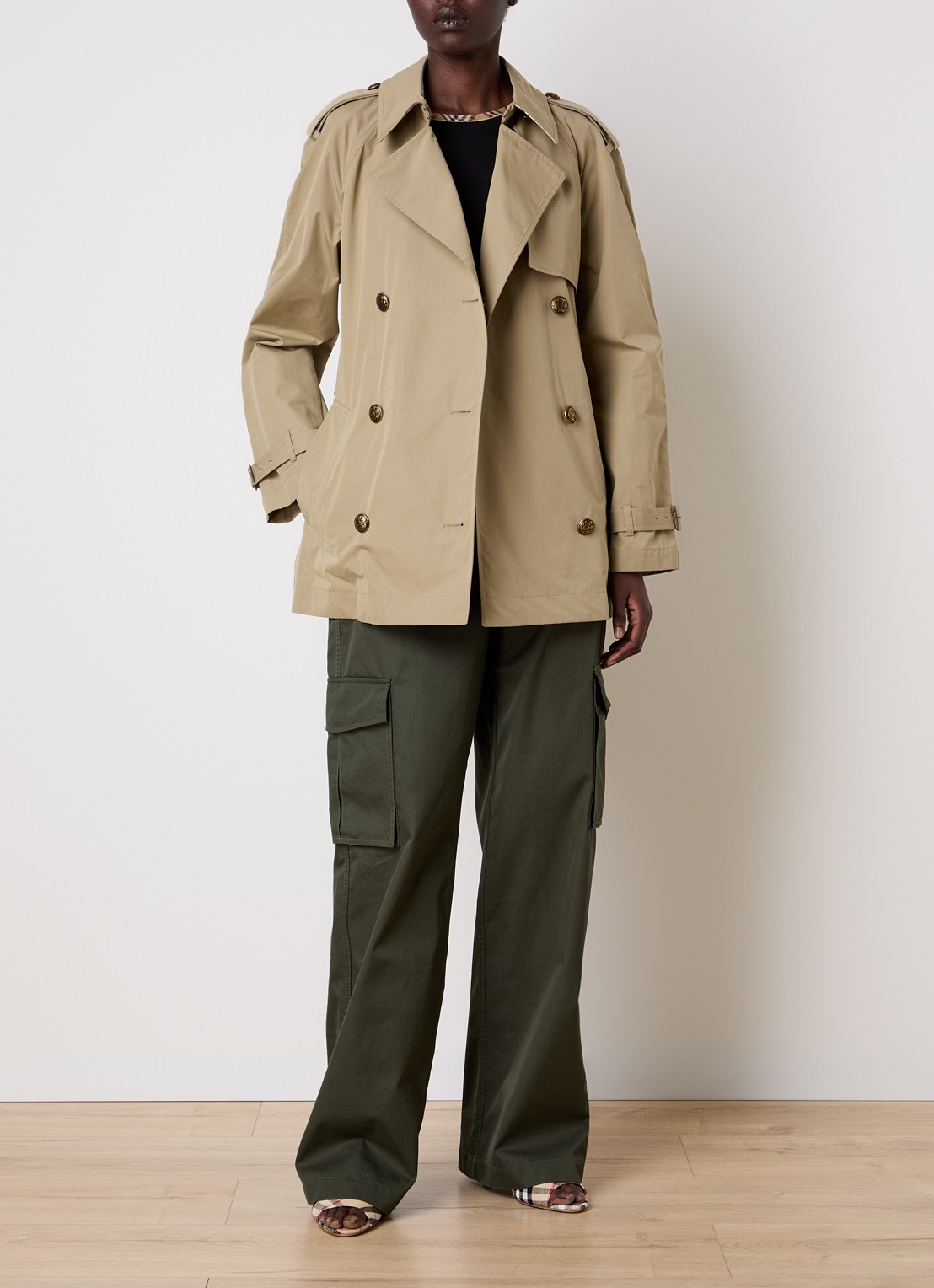 Burberry Belgravia double-breasted trenchcoat met steekzakken en ceintuur - voorkant 3 khaki