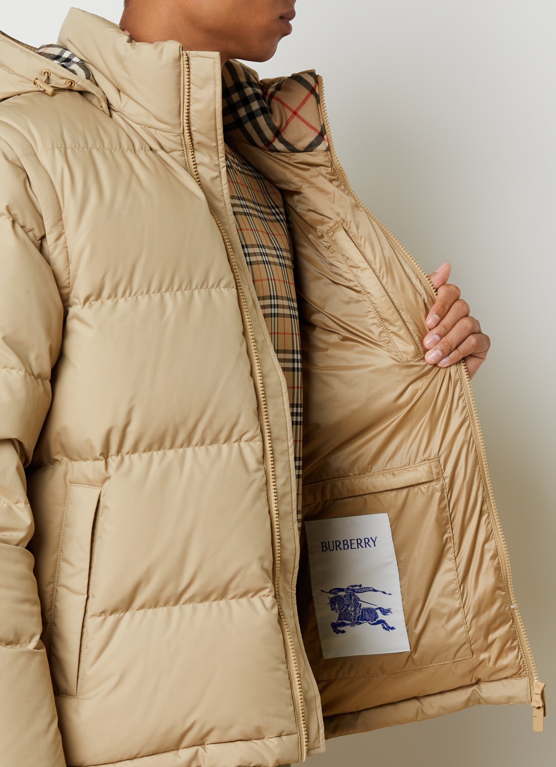 Burberry Bideford puffer jack met donsvulling - detail 2 khaki