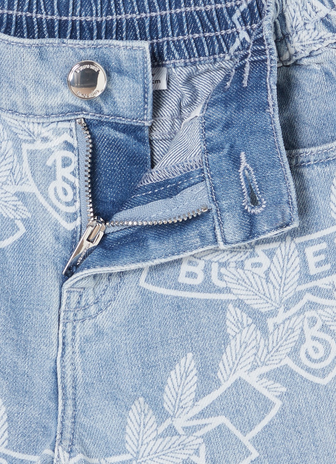 Burberry Carven tapered fit jeans met logoprint - detail indigo