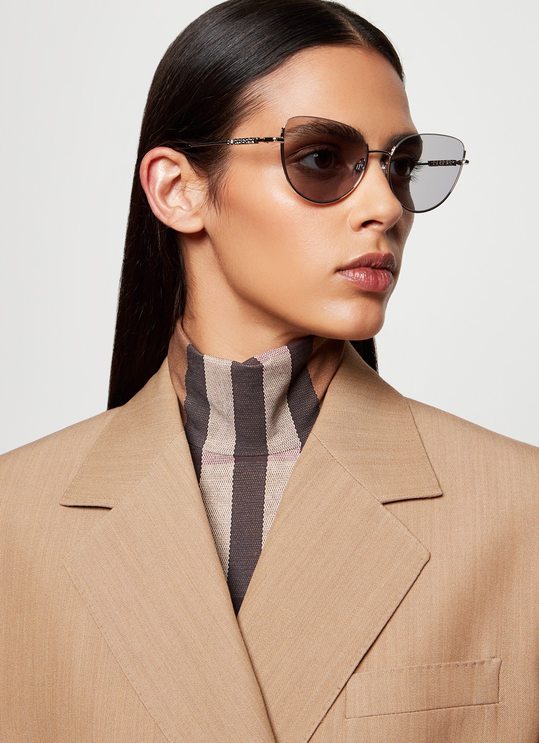 Burberry Cat Eye zonnebril BE3144  - voorkant 2 zilver