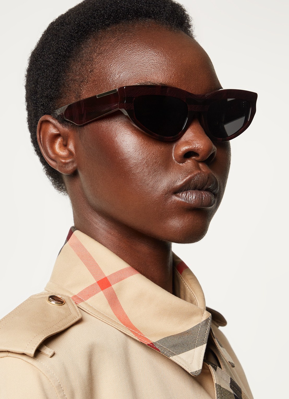 Burberry Cat Eye zonnebril BE4425U - voorkant 5 donkerrood