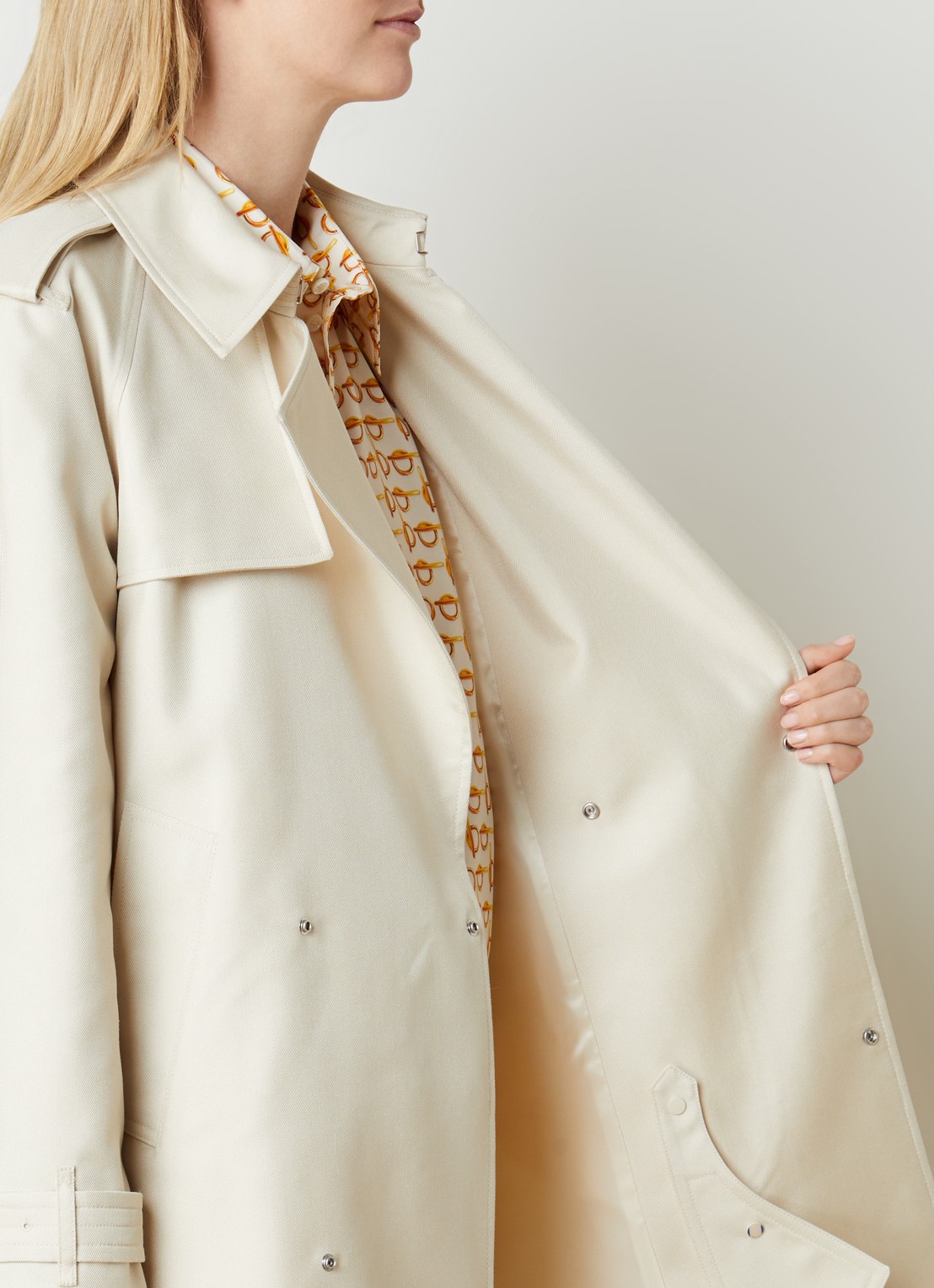 Burberry Double-breasted trenchcoat in zijdeblend met ceintuur - detail 3 creme