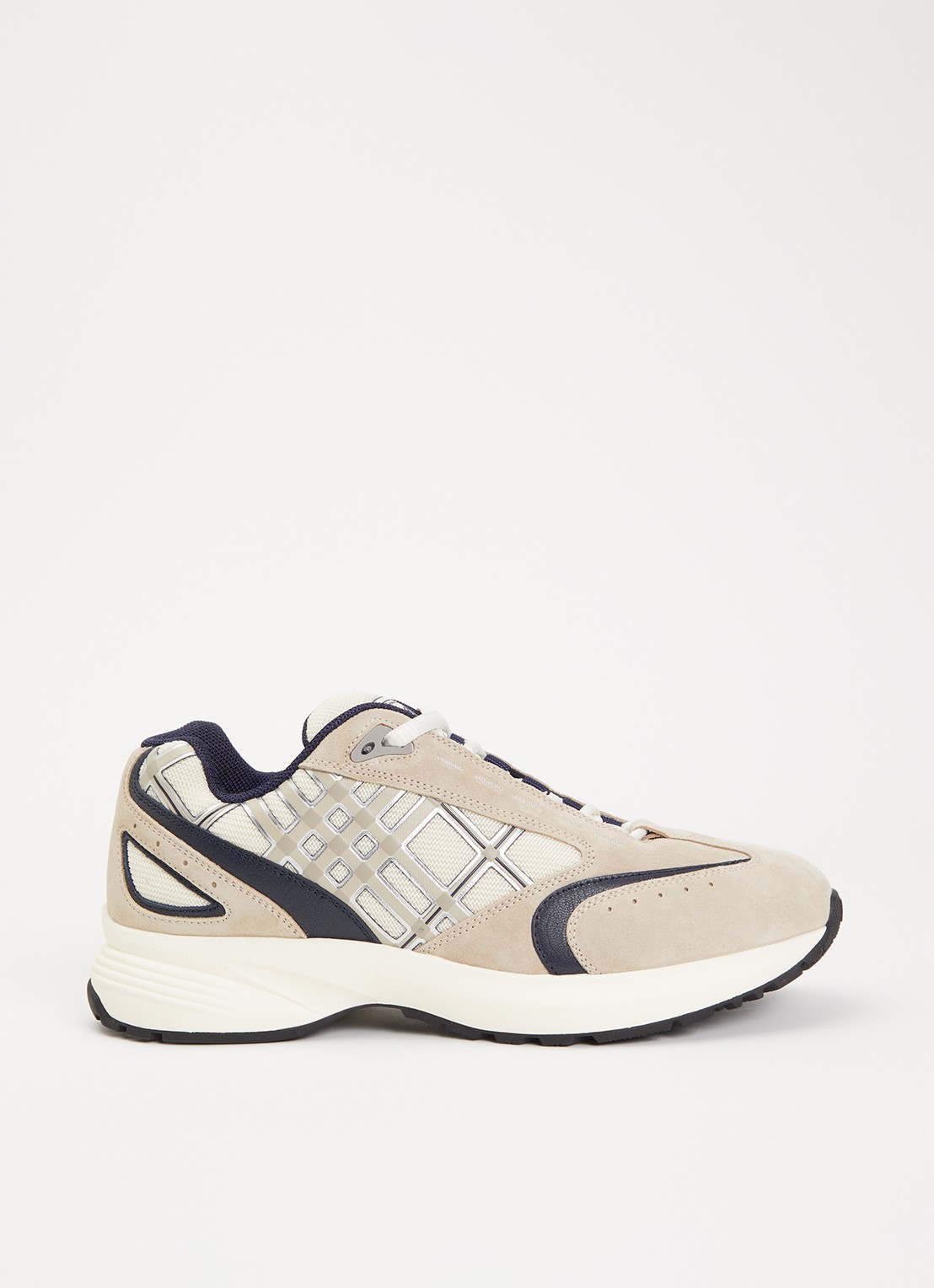 Burberry Eclipse sneaker met kalfssuède details - voorkant 6 beige