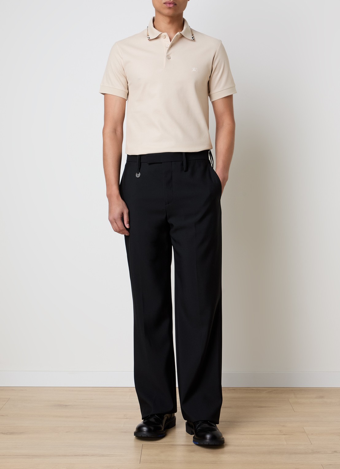 Burberry Ediie regular fit polo met logo - voorkant 2 beige