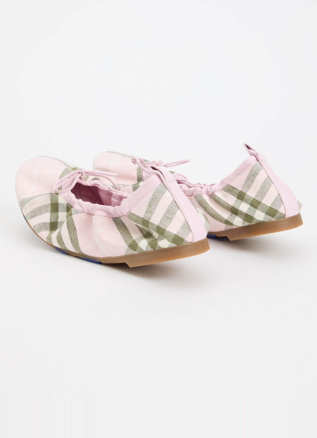 Burberry Fawn ballerina met details van lamsleer en ruitdessin - achterkant 3 lichtroze