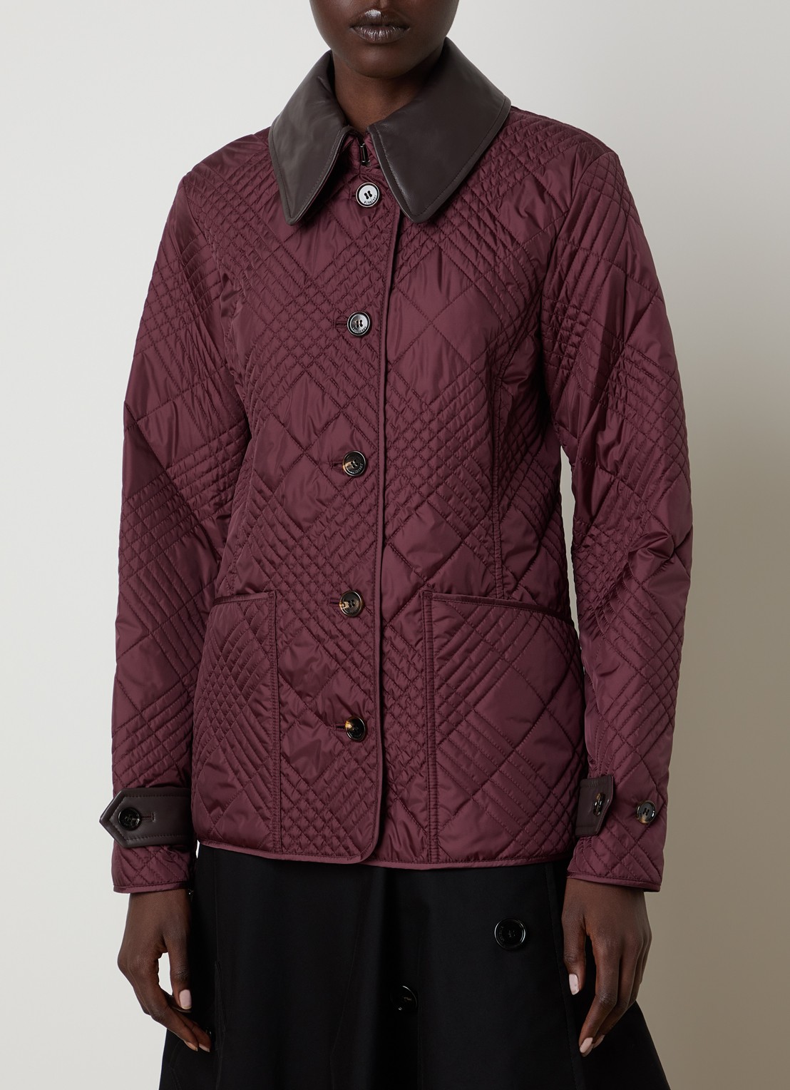 Burberry Fernleigh quilted barn jack met details van lamsleer - detail bordeauxrood