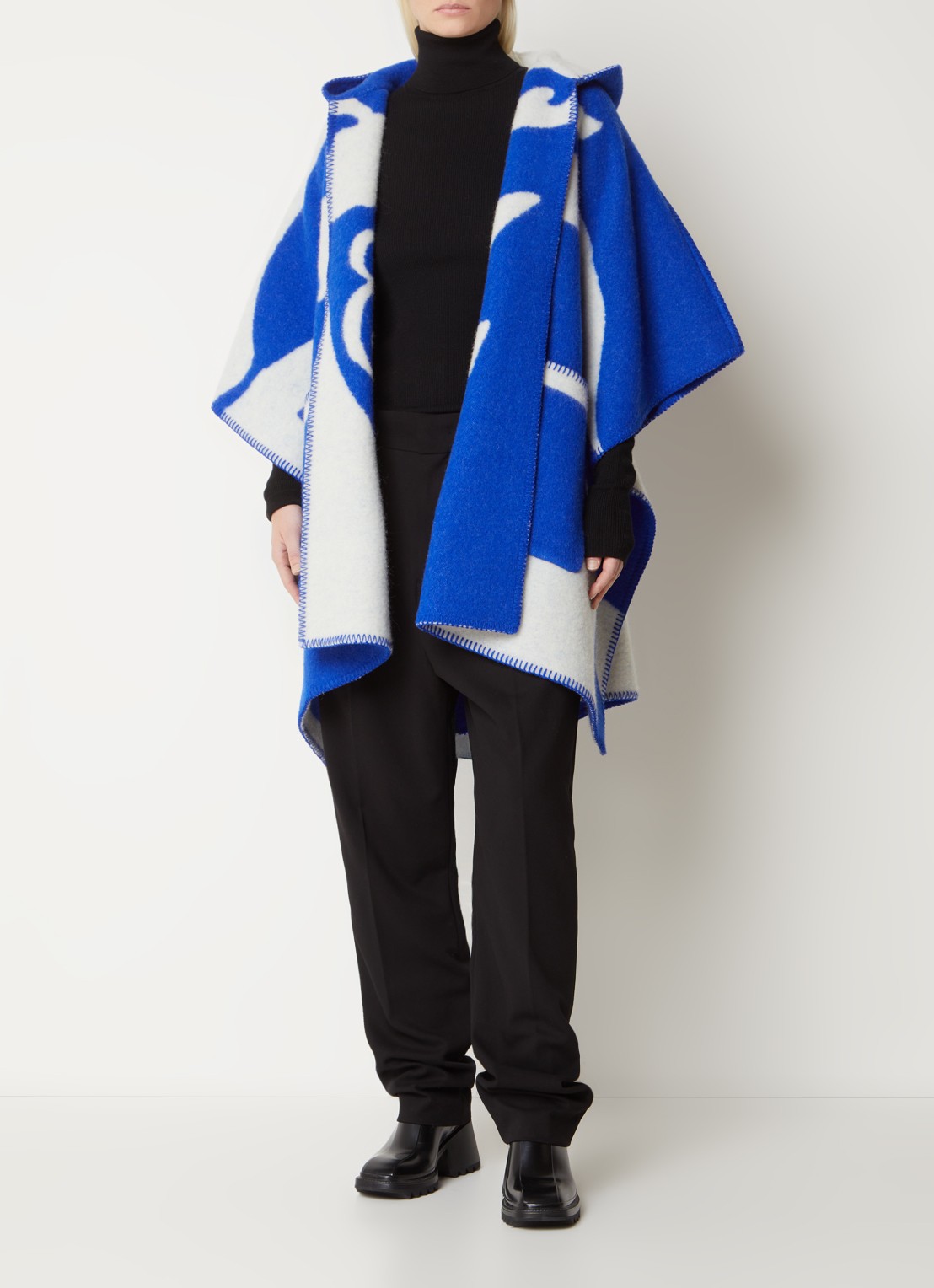 Burberry Fijngebreide cape van wol met steekzakken en capuchon - voorkant 6 royalblauw