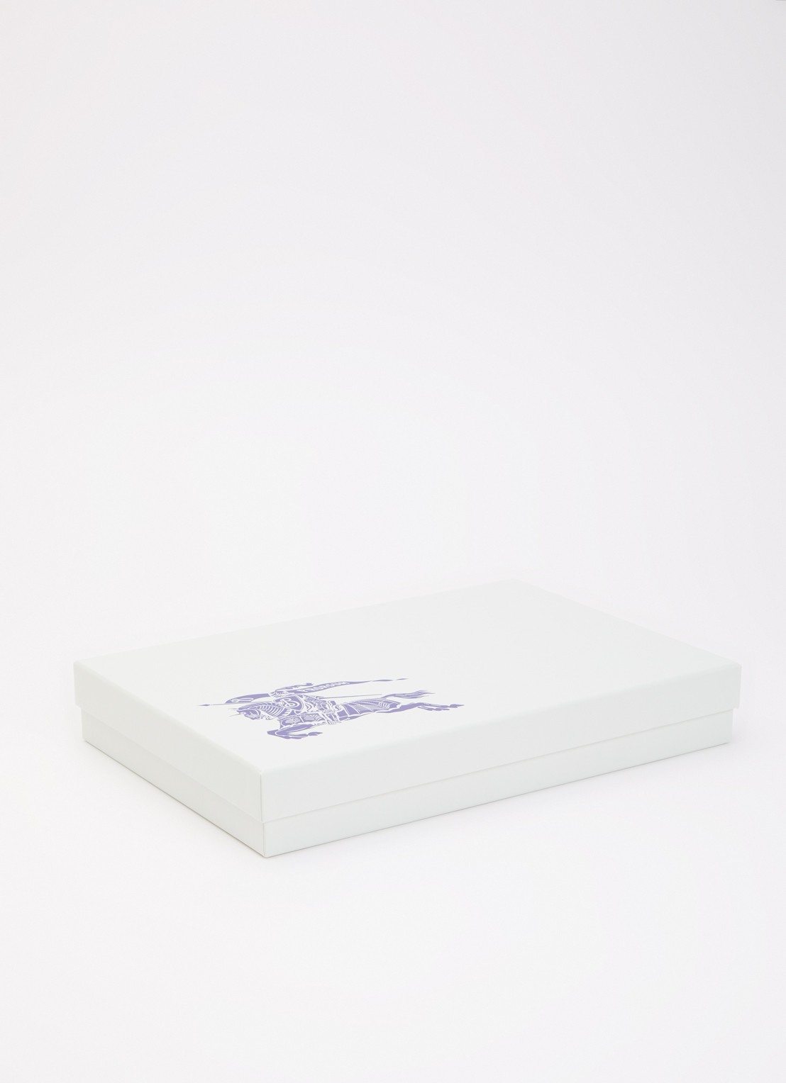Burberry Hamilton set van babypak met muts en slab in giftbox 3-delig - detail 3 wit