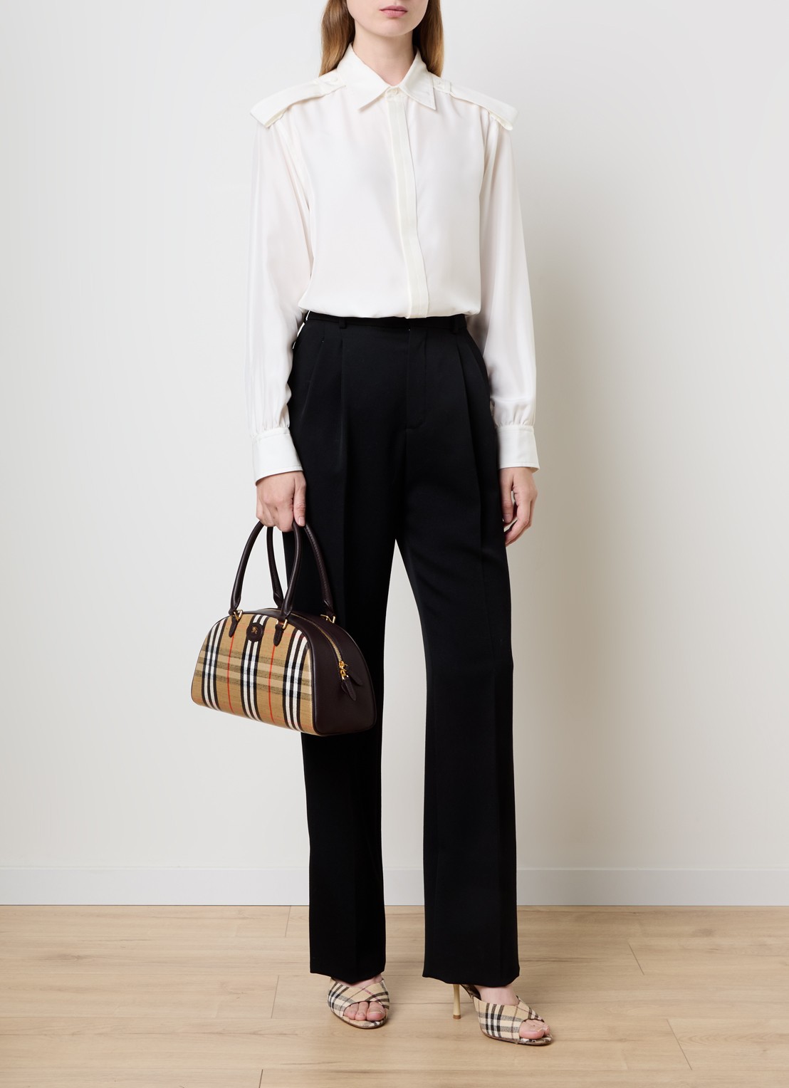 Burberry Highlands handtas met kalfsleren details en ruitdessin  - voorkant 4 zand
