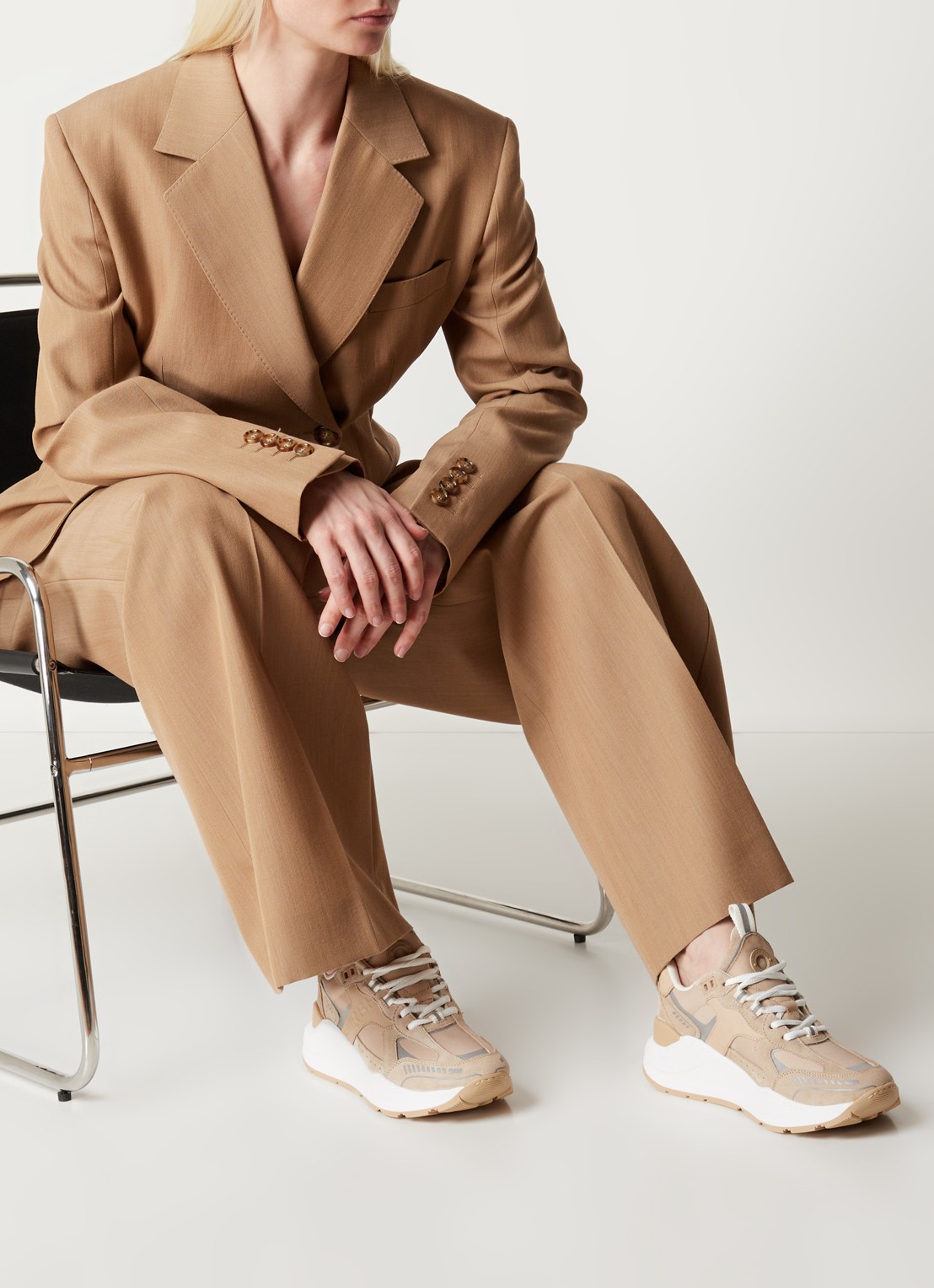 Burberry Jack Low sneaker van canvas - voorkant 3 beige