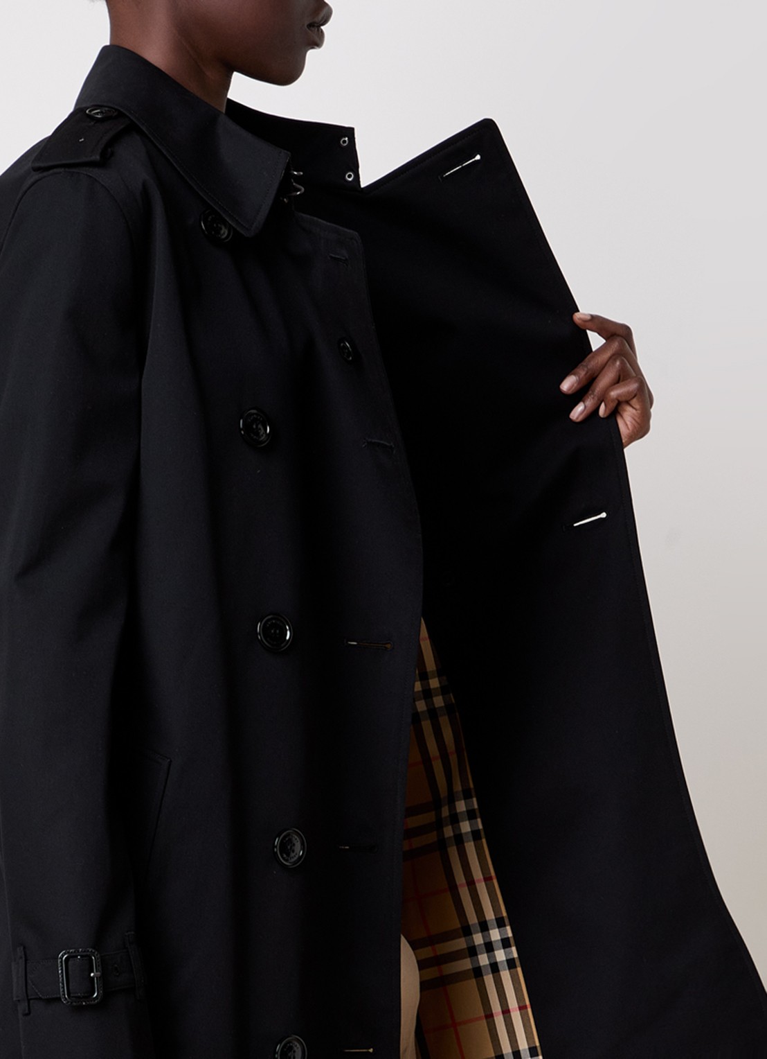 Burberry Kensington trenchcoat met ceintuur - detail 3 zwart