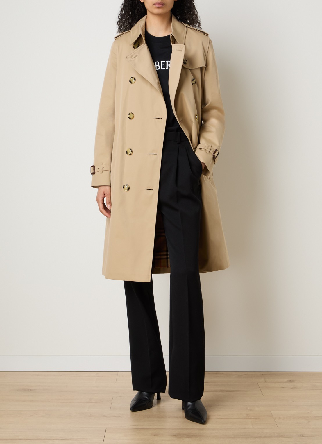 Burberry Kensington trenchcoat met ceintuur - voorkant 2 beige