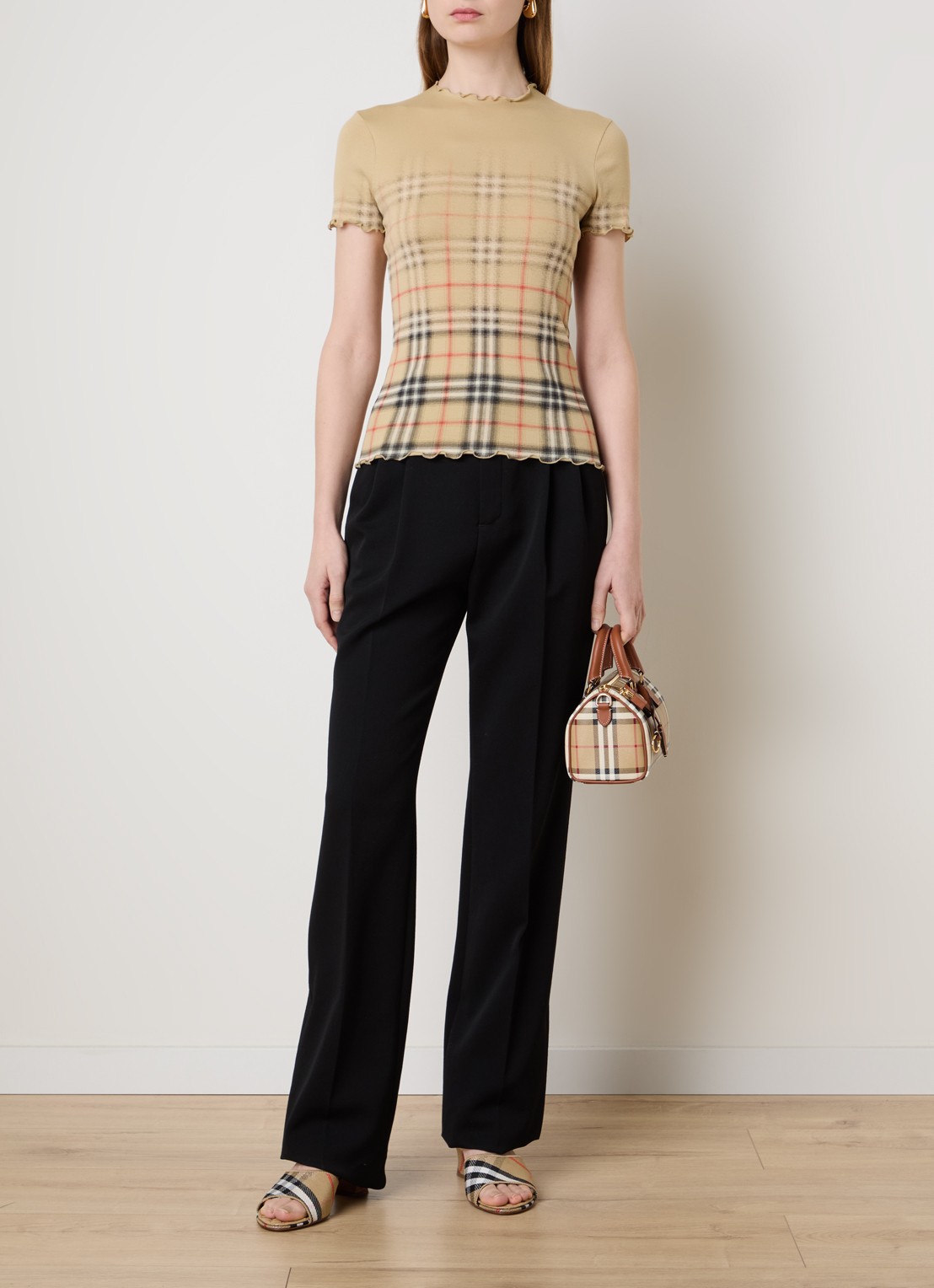 Burberry Letty T-shirt met print - voorkant 5 camel