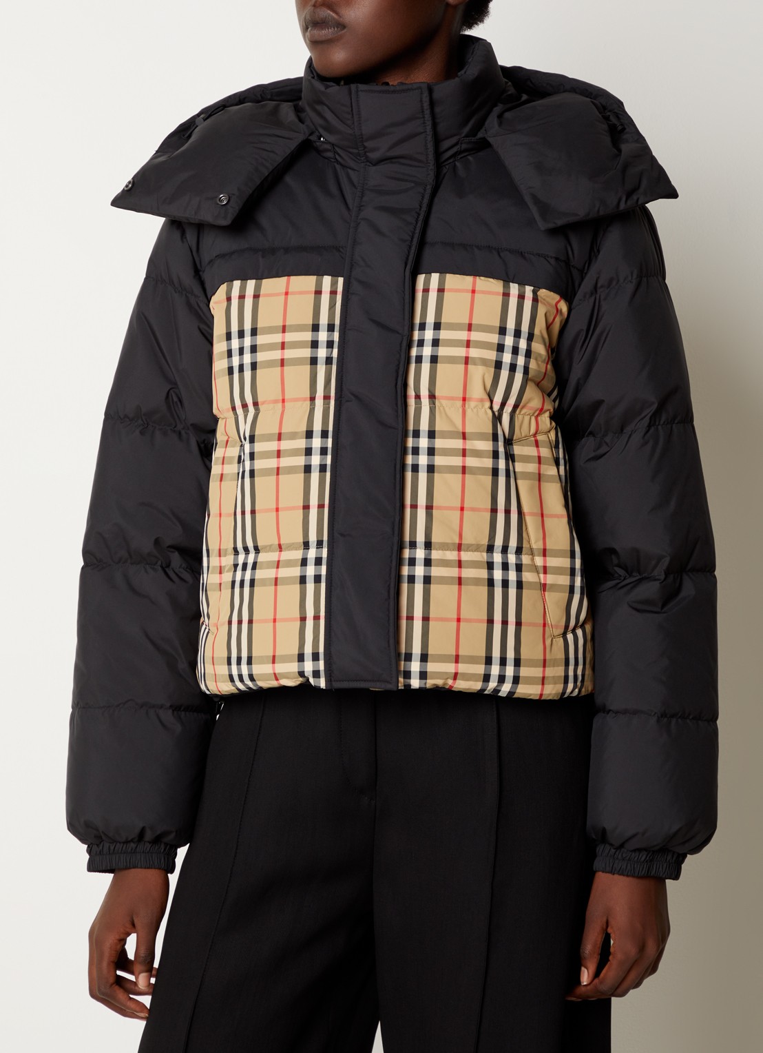 Burberry Lydden reversible puffer jack met donsvulling en capuchon - detail 4 zwart