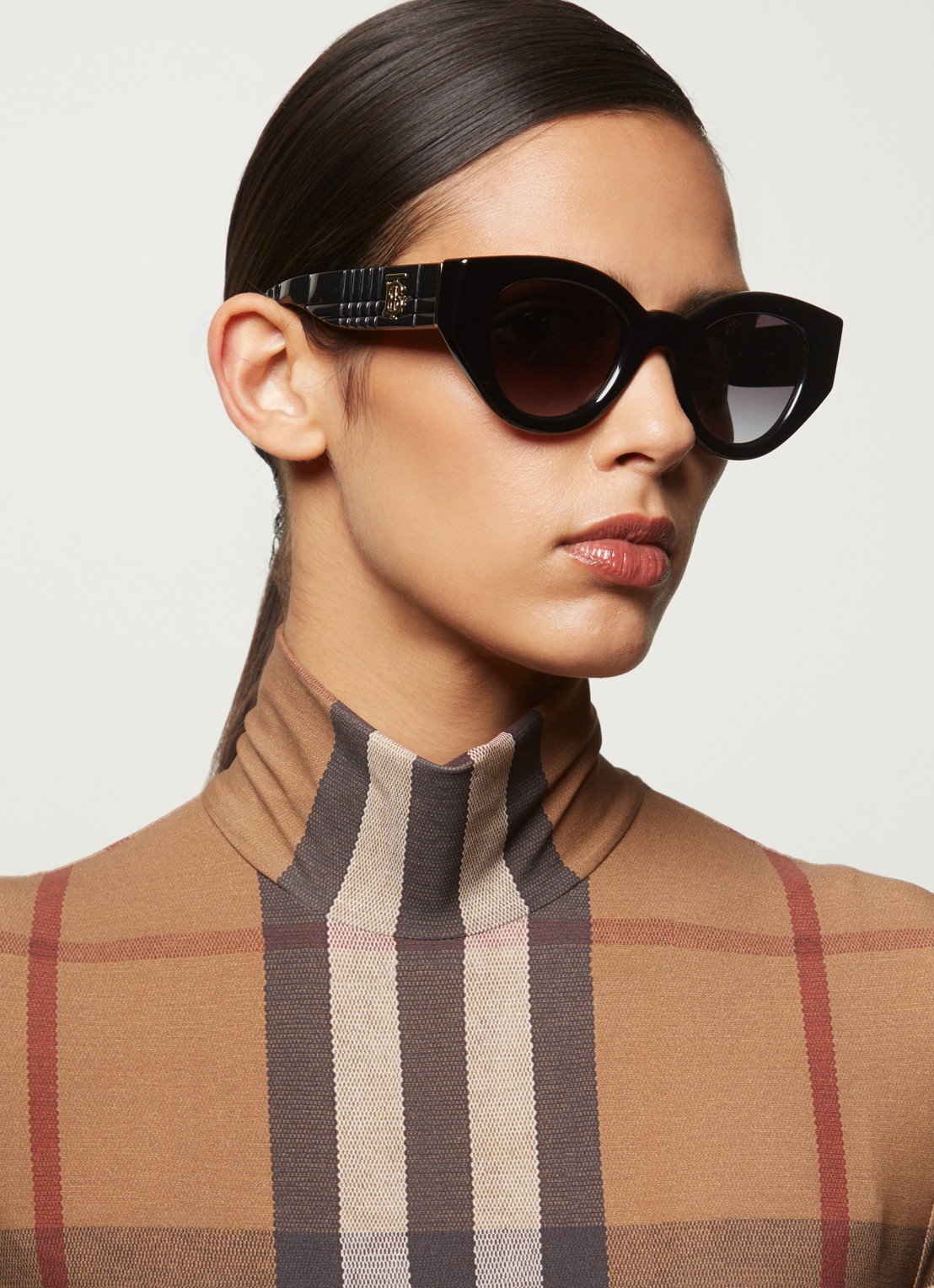 Burberry Meadow zonnebril BE4390  - voorkant 2 zwart