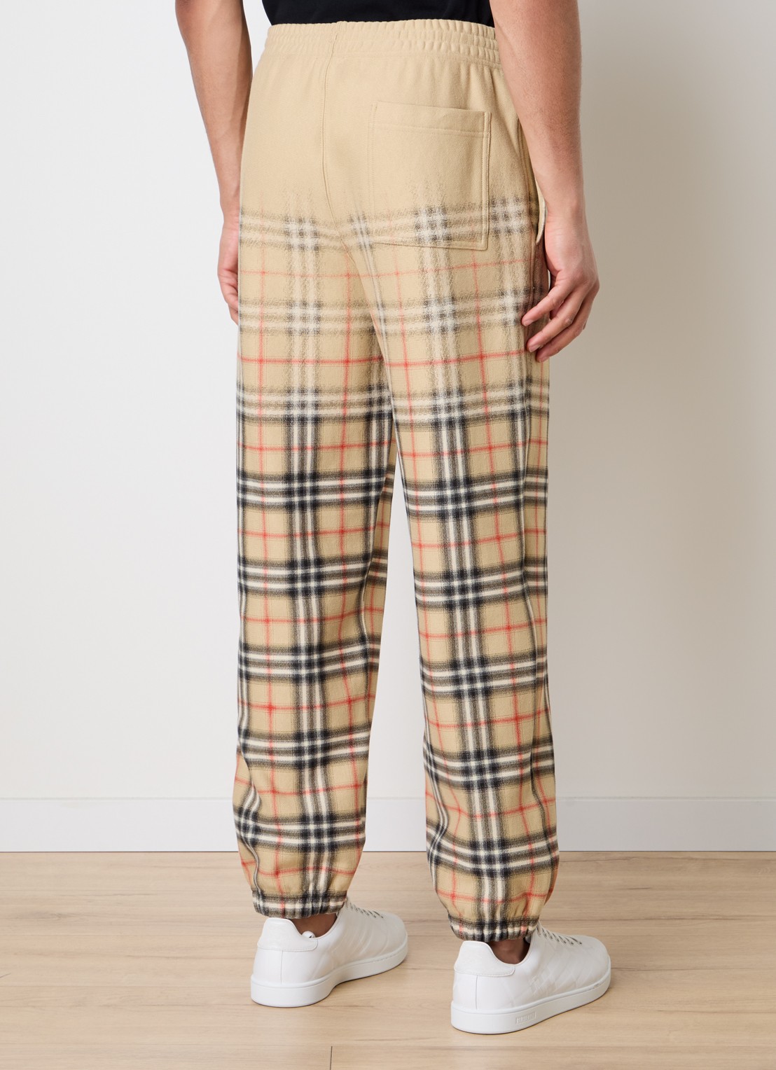 Burberry Mid waist tapered fit joggingbroek met logo - achterkant beige