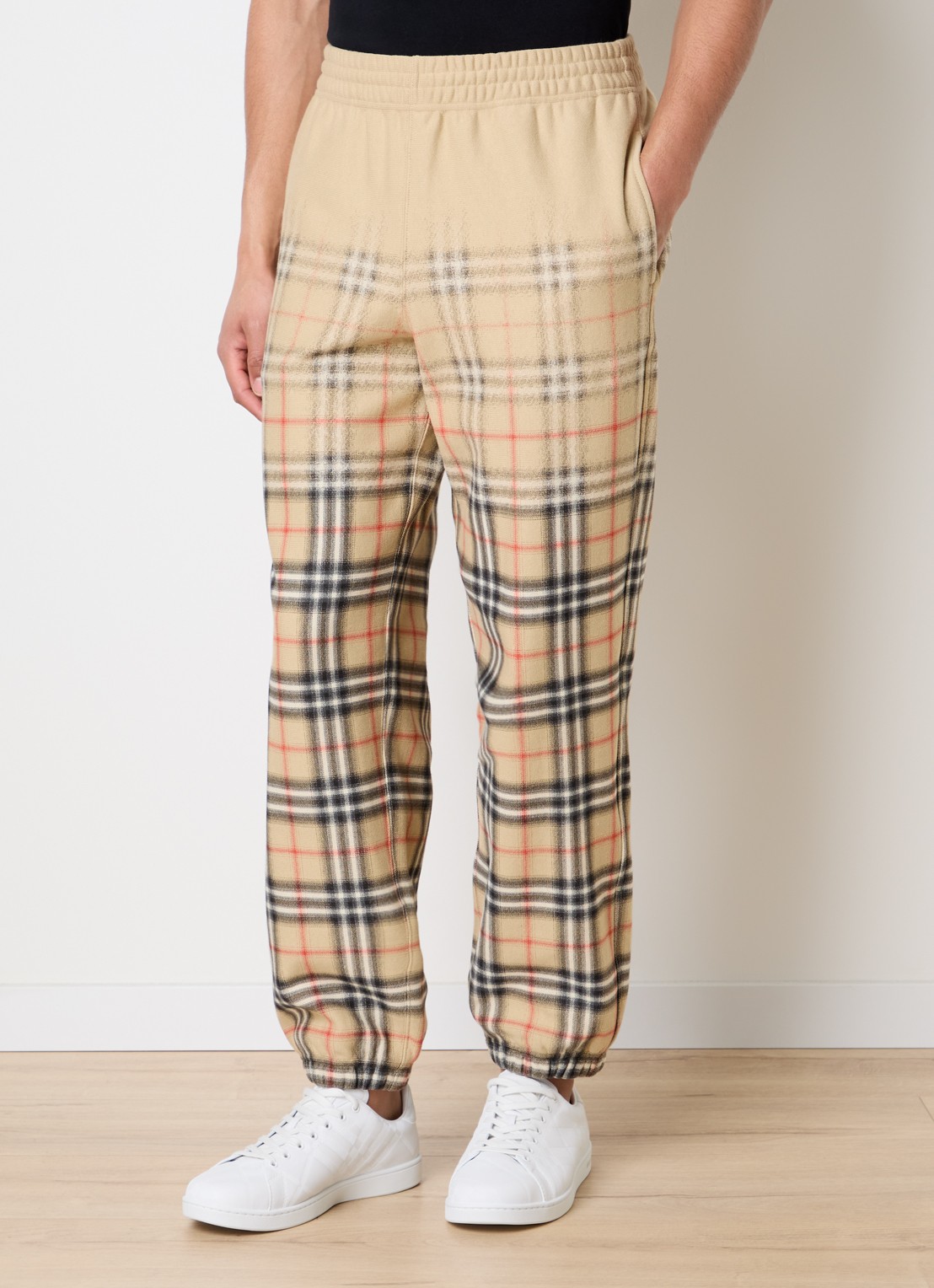 Burberry Mid waist tapered fit joggingbroek met logo - detail 4 beige