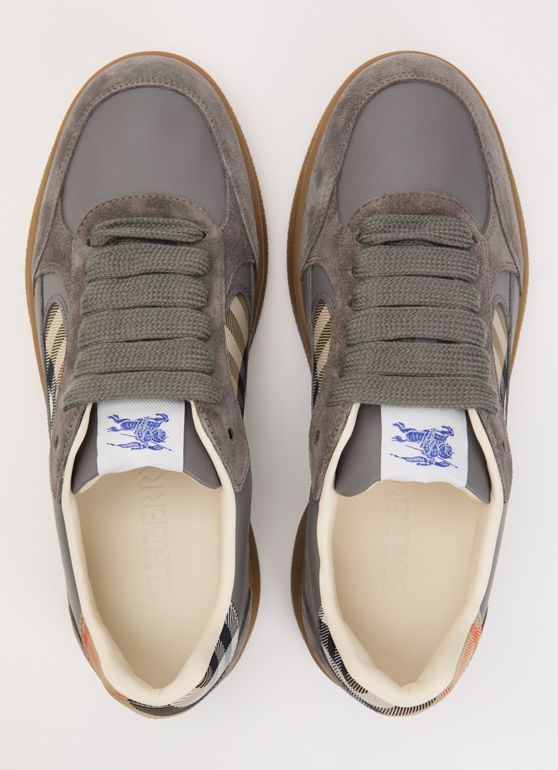 Burberry New Terrace sneaker van kalfsleer met kalfssuède details - detail 3 grijs