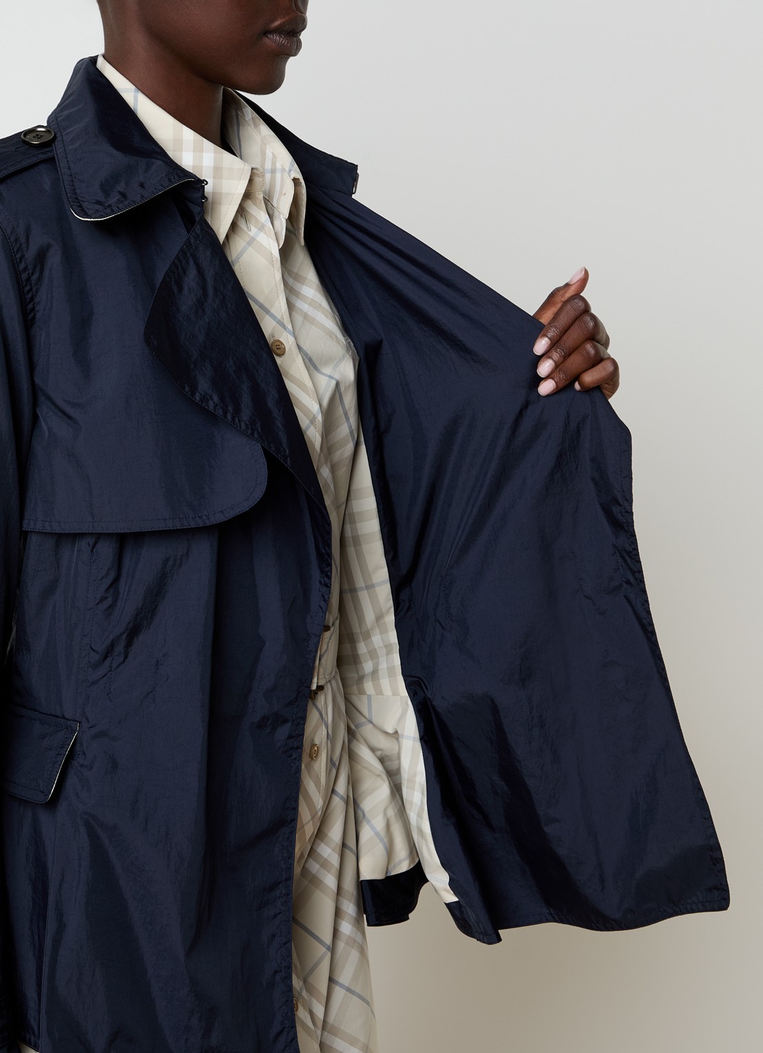 Burberry Pembury trenchcoat met peplum en klepzakken - detail 3 donkerblauw