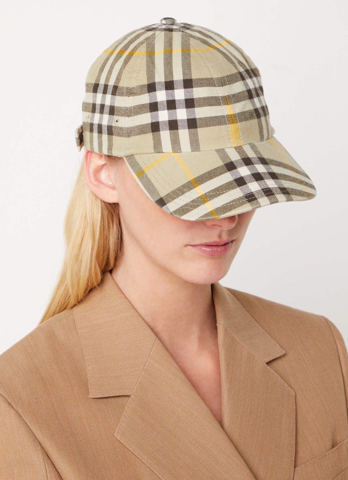 Burberry Pet met ruitdessin - voorkant 2 beige