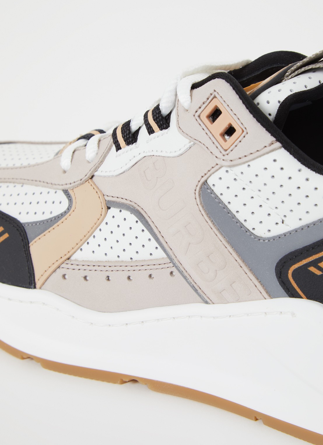Burberry Ramsey sneaker met kalfsleren details - detail 6 donkerbeige