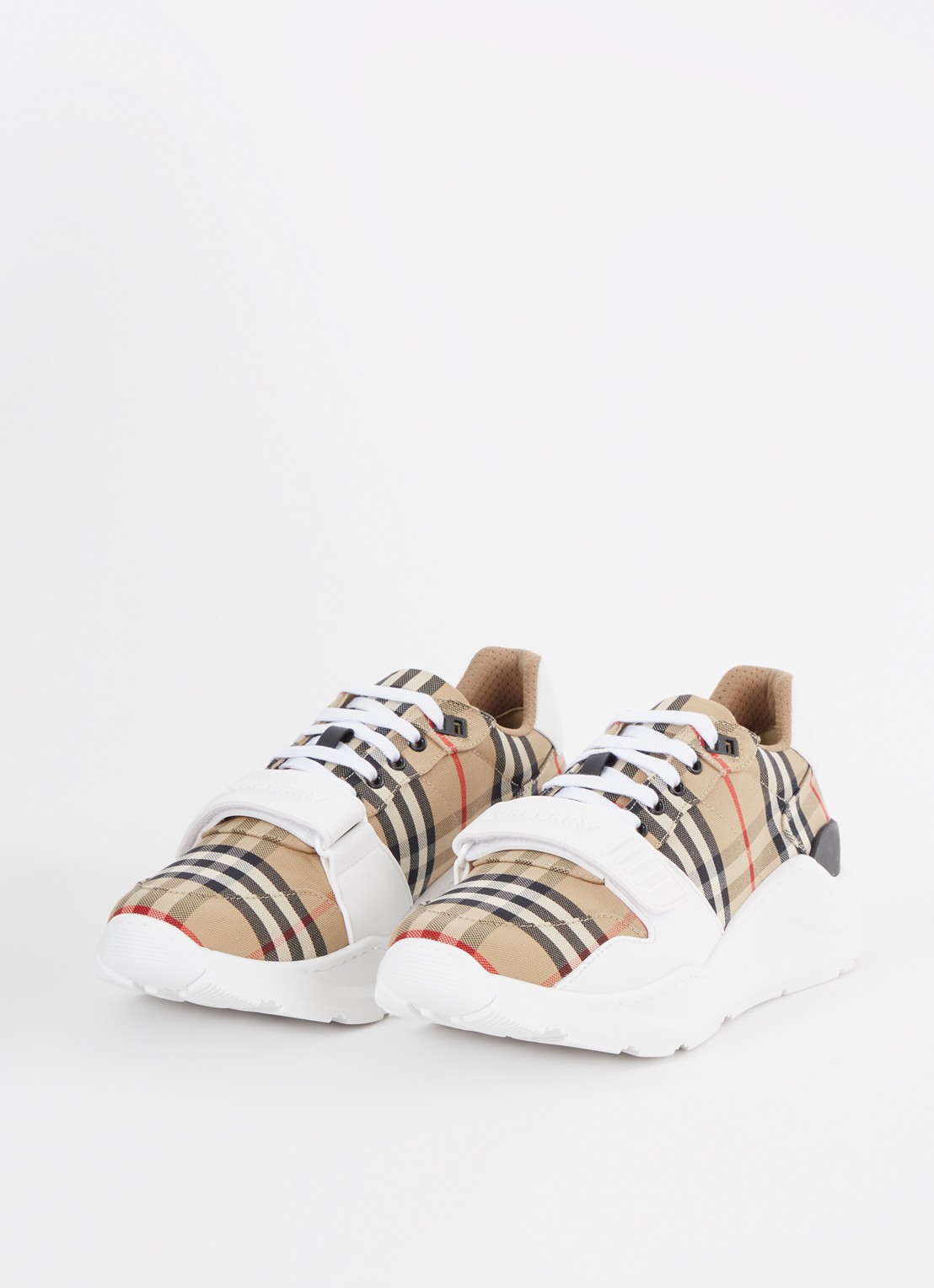 Burberry Regis sneaker met kalfsleren details - detail 4 beige