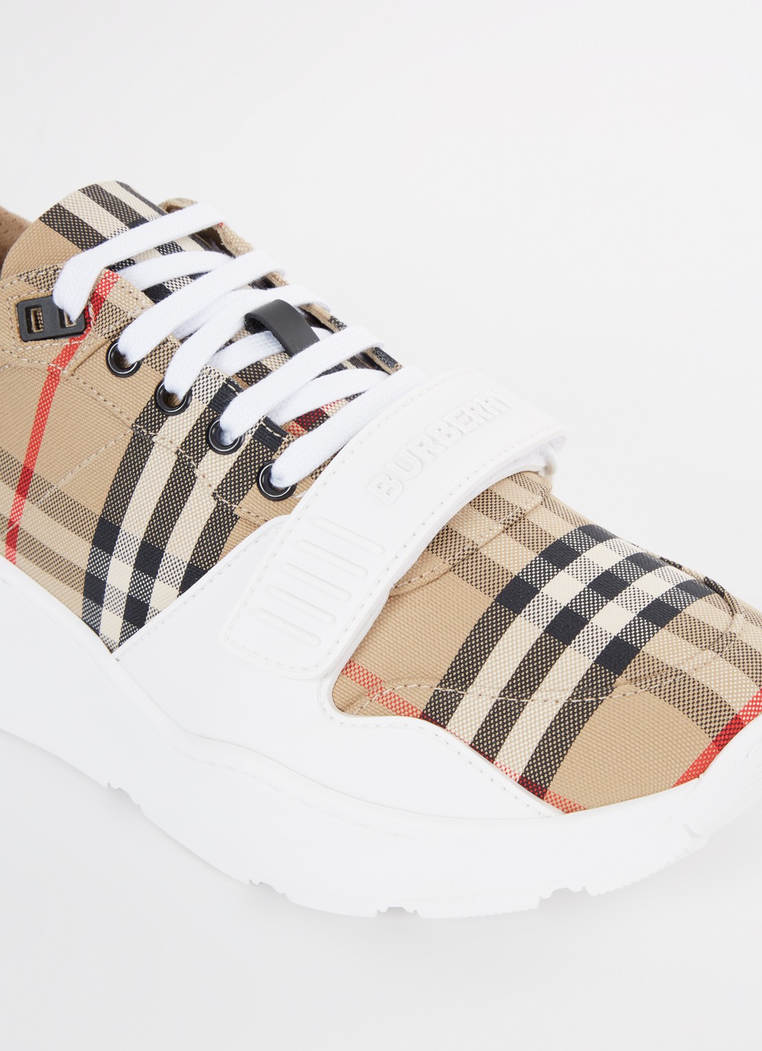 Burberry Regis sneaker met kalfsleren details - detail 7 beige