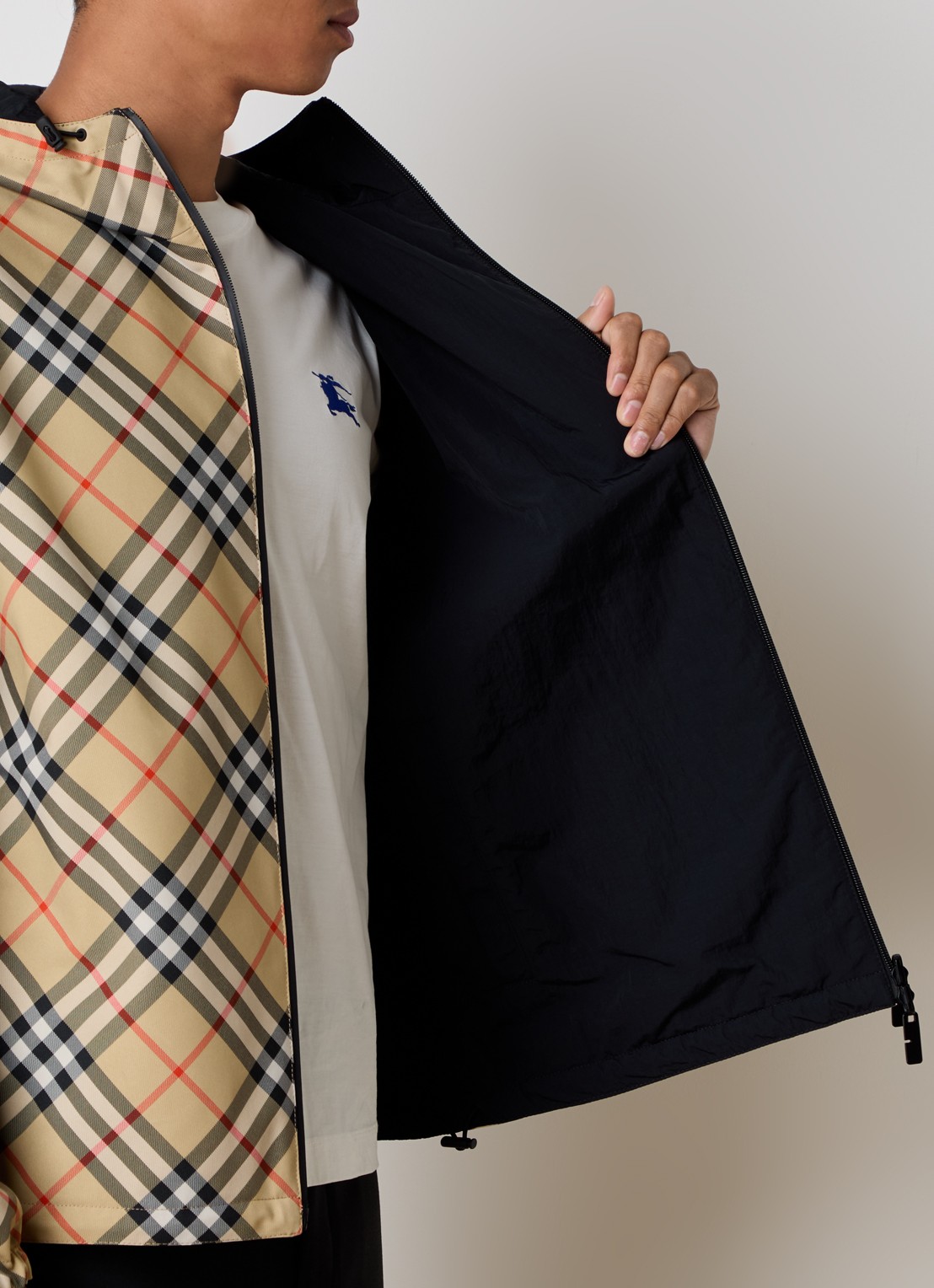 Burberry Reversible windjack met ruitdessin en capuchon - detail 6 zand