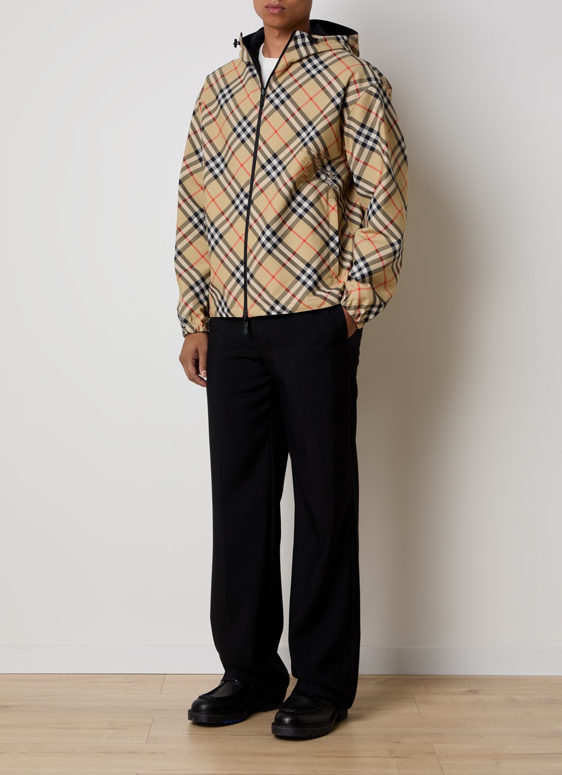 Burberry Reversible windjack met ruitdessin en capuchon - voorkant 3 zand