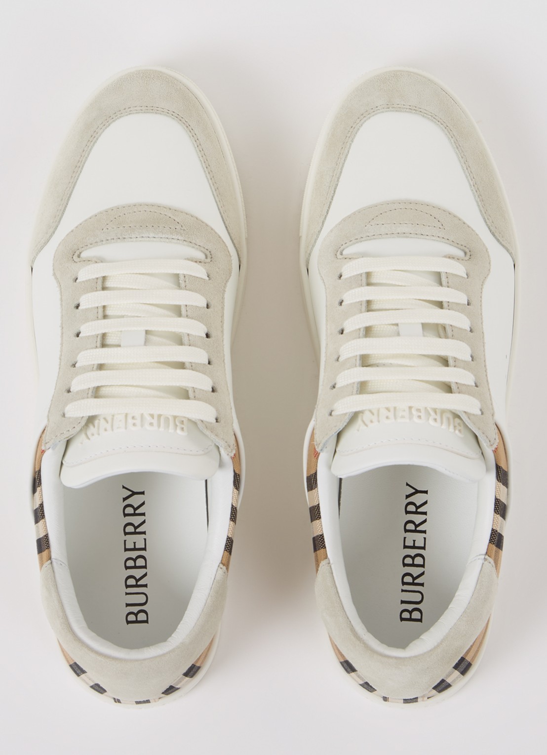 Burberry Stevie sneaker van kalfsleer met suède details - detail 2 wit
