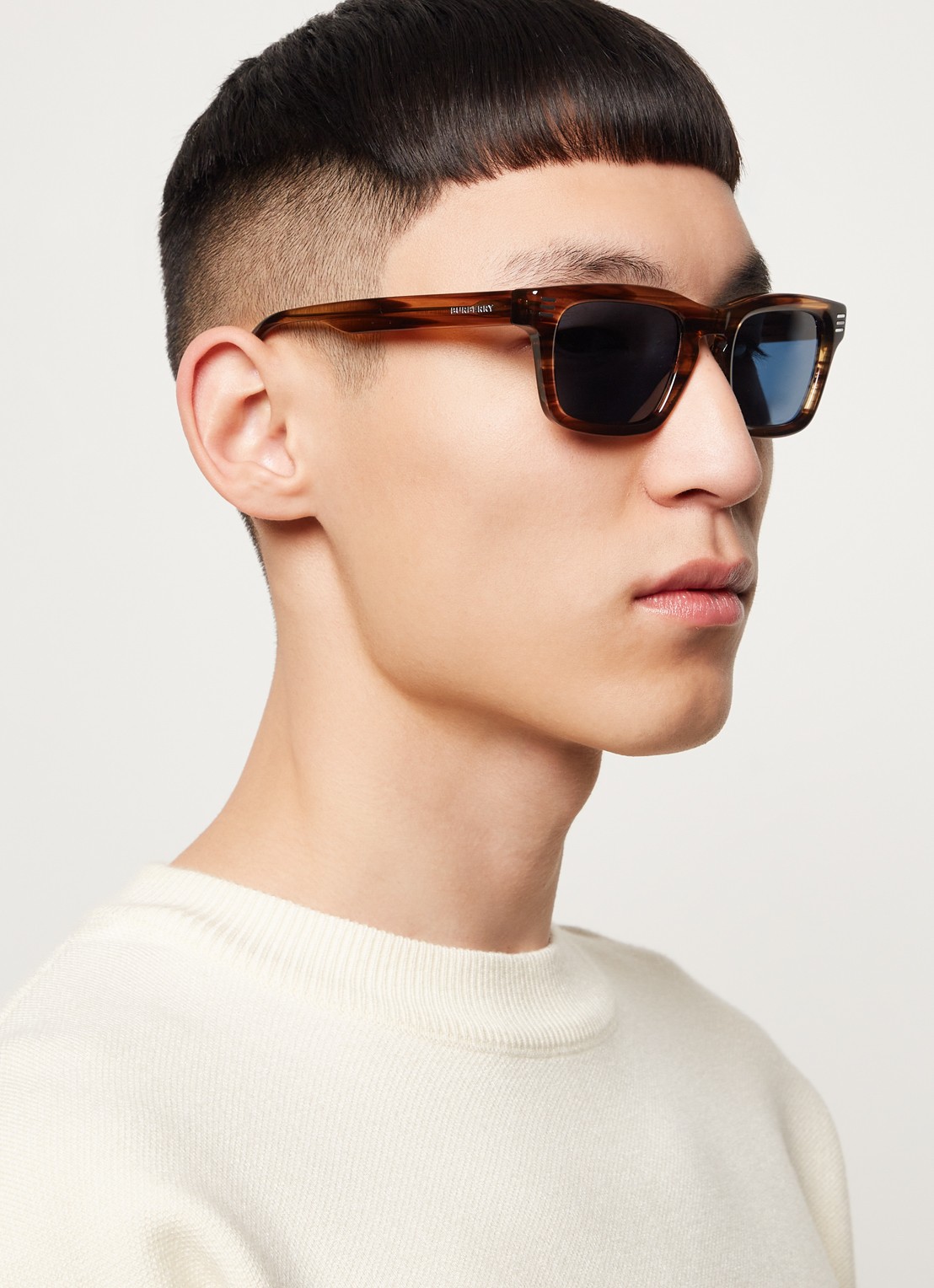 Burberry Wayfarer zonnebril BE4403 - voorkant 5 bruin