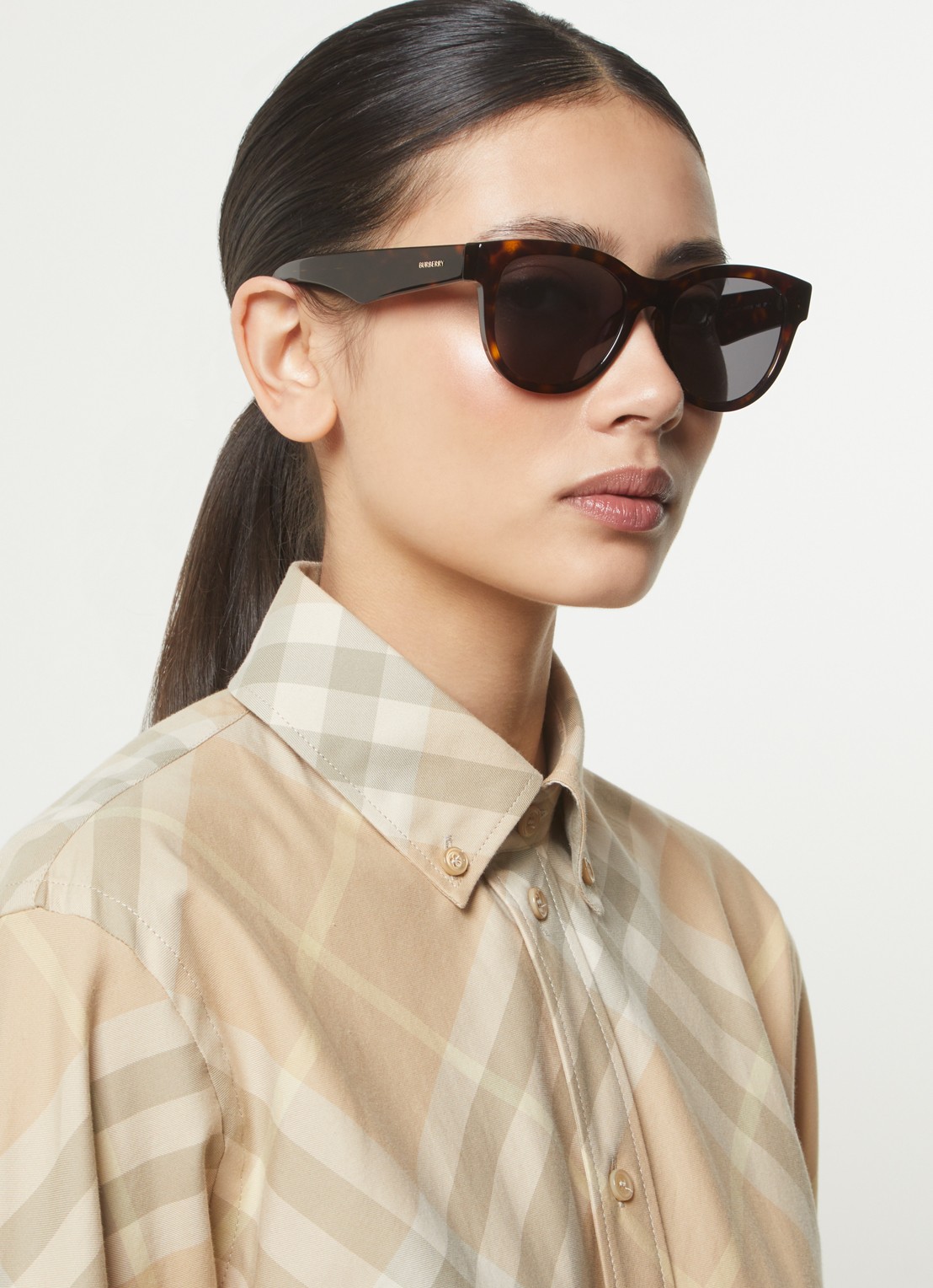 Burberry Wayfarer zonnebril gepolariseerd BE4432U - voorkant 2 bruin