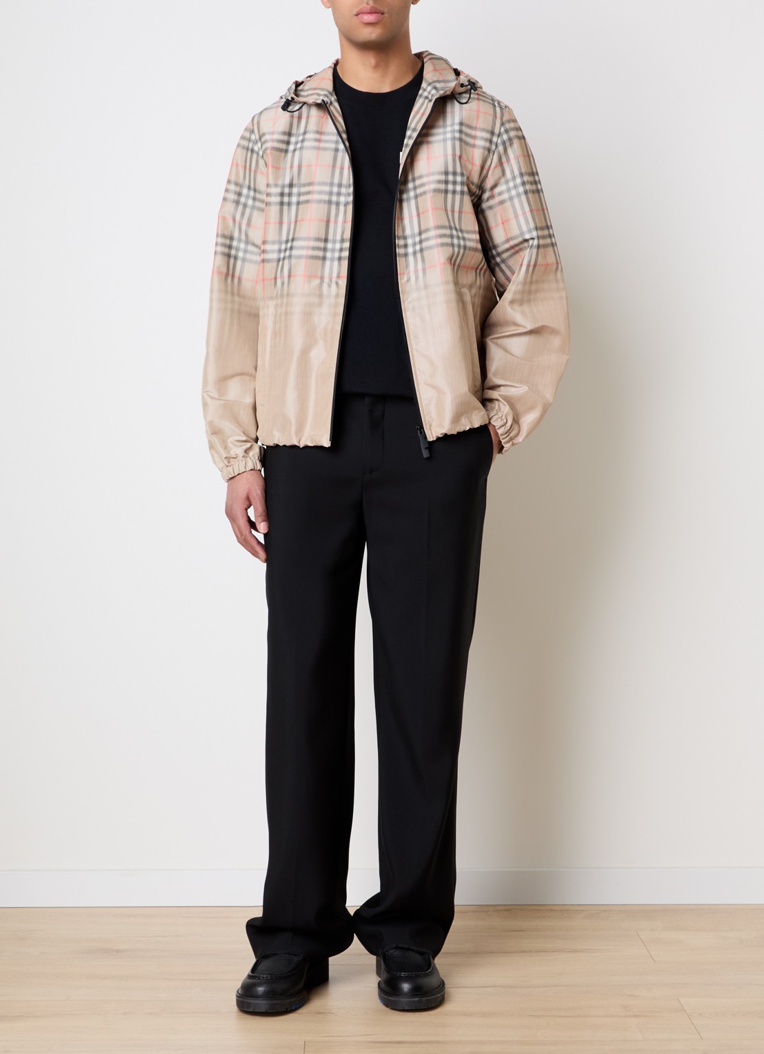 Burberry windjack met ruitdessin en capuchon - voorkant 2 beige